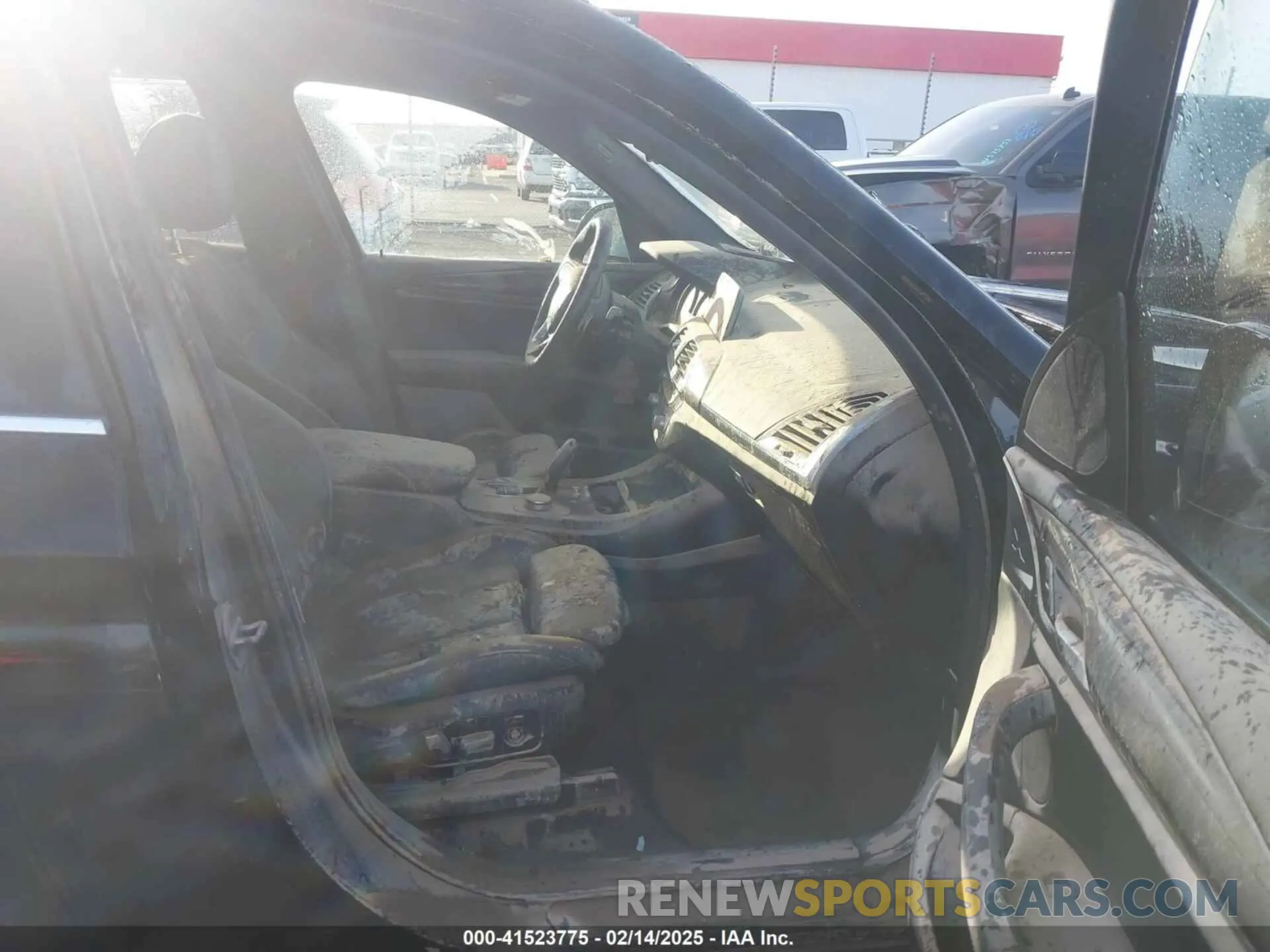 5 Photograph of a damaged car 5UXTY5C04M9F57544 BMW X3 2021