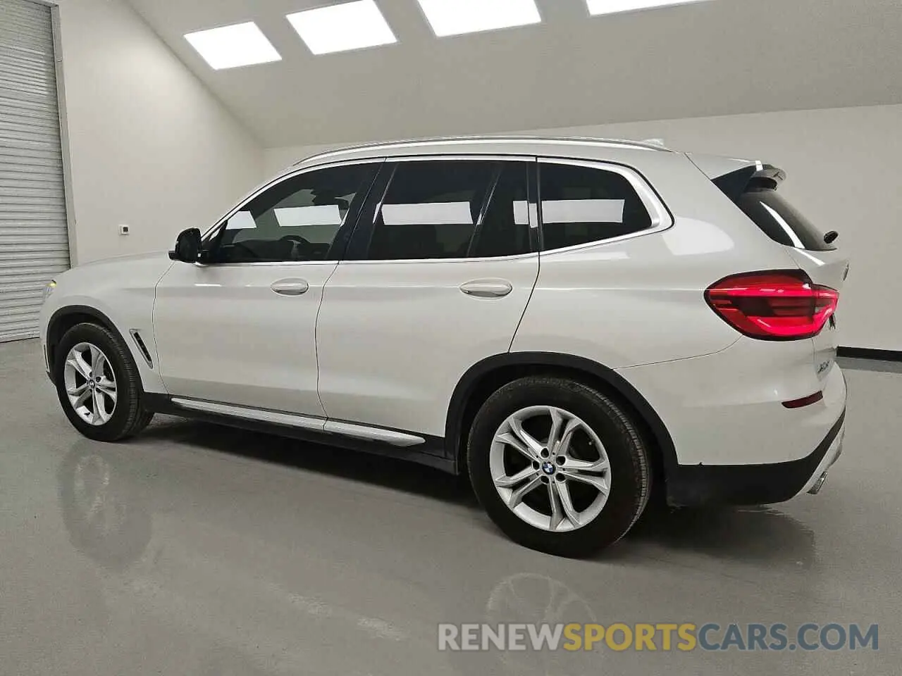 2 Photograph of a damaged car 5UXTY5C04M9G04295 BMW X3 2021