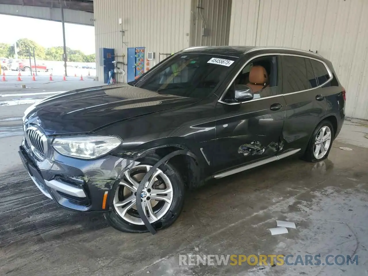 1 Photograph of a damaged car 5UXTY5C04M9G15247 BMW X3 2021