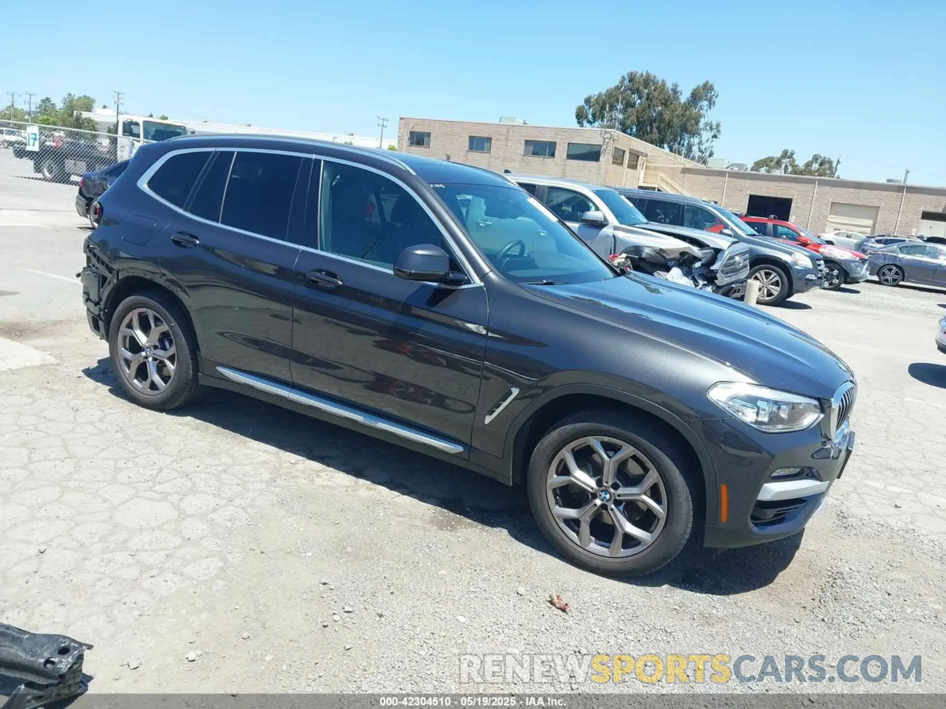 1 Photograph of a damaged car 5UXTY5C04M9G83791 BMW X3 2021