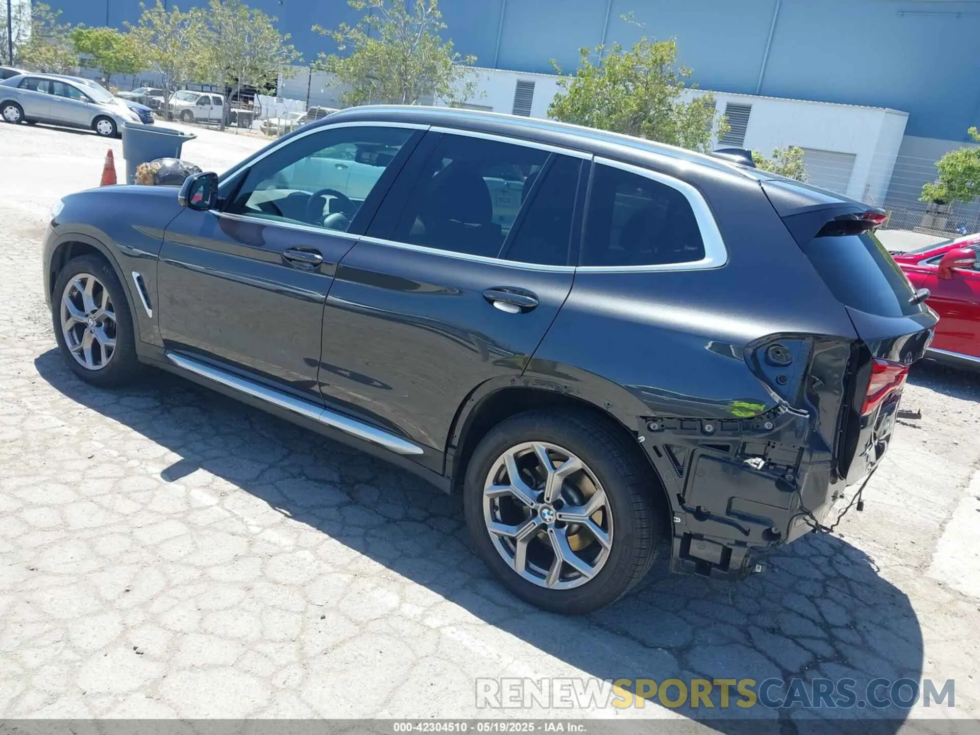 3 Photograph of a damaged car 5UXTY5C04M9G83791 BMW X3 2021