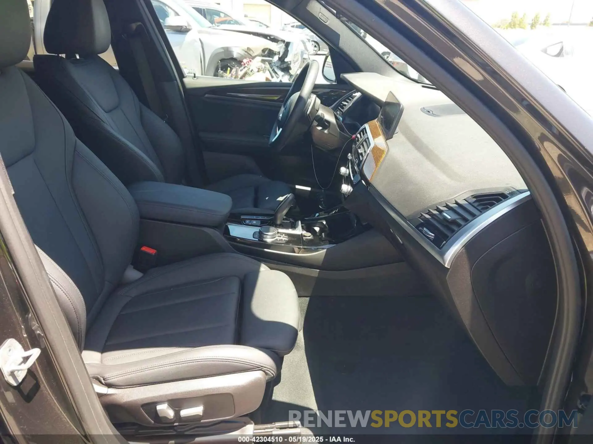 5 Photograph of a damaged car 5UXTY5C04M9G83791 BMW X3 2021