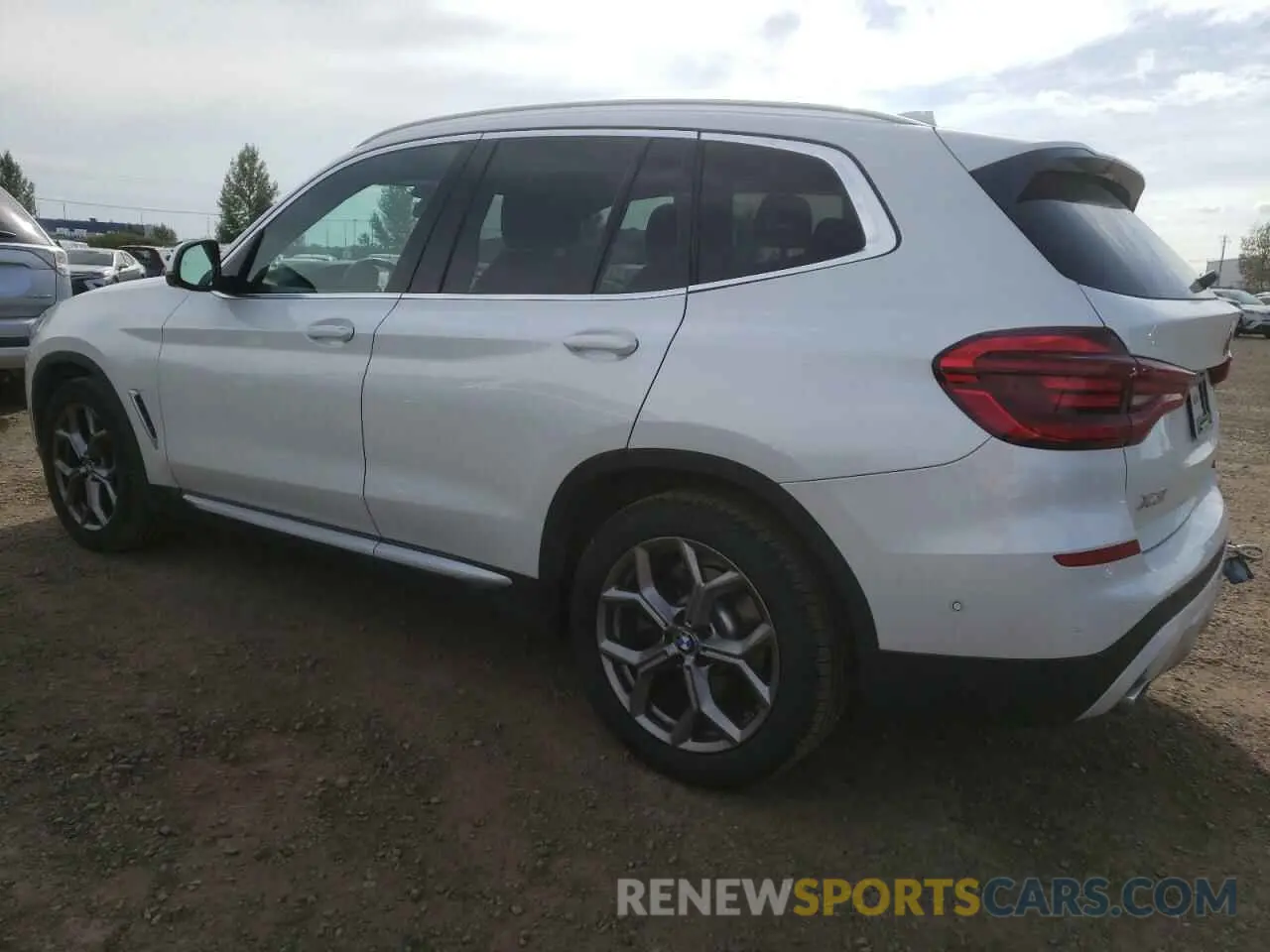 2 Photograph of a damaged car 5UXTY5C04M9H00881 BMW X3 2021