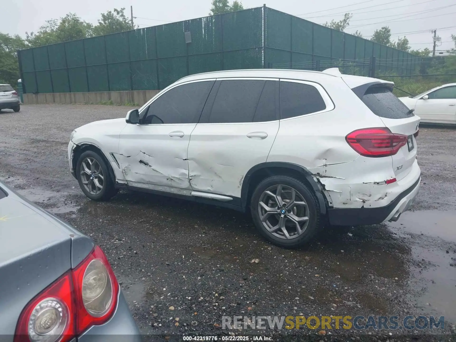 14 Photograph of a damaged car 5UXTY5C04M9H23108 BMW X3 2021