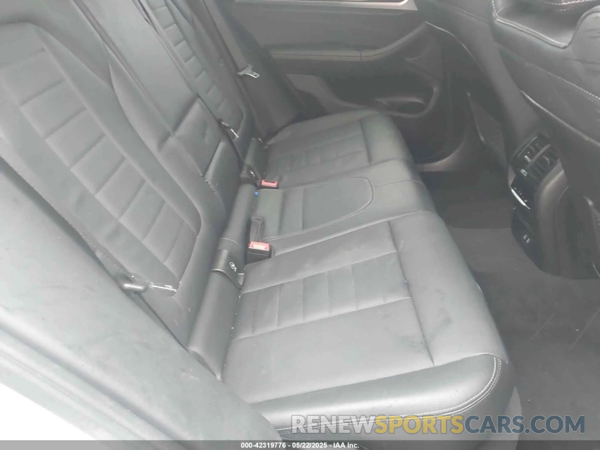 8 Photograph of a damaged car 5UXTY5C04M9H23108 BMW X3 2021