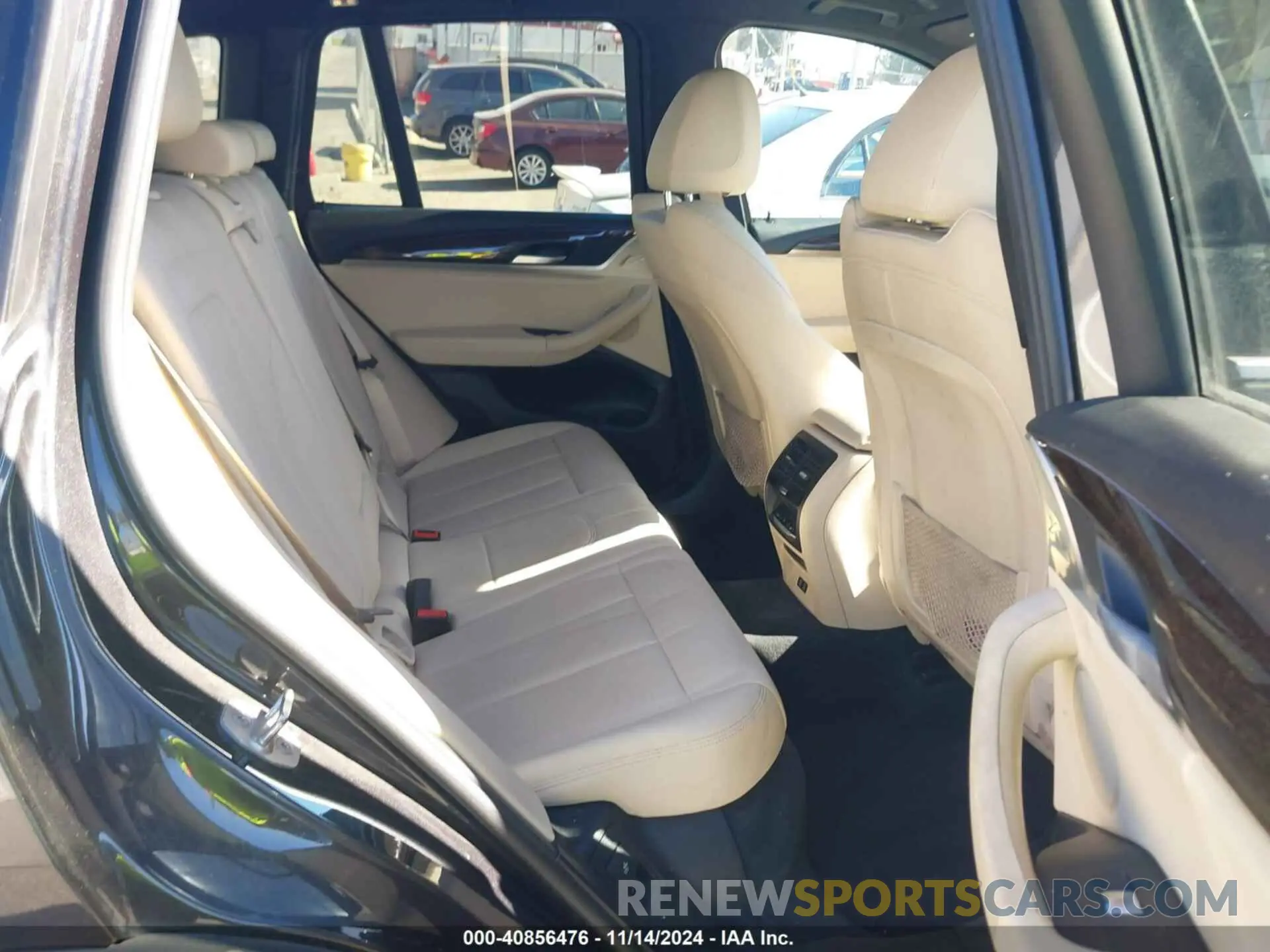 8 Photograph of a damaged car 5UXTY5C05M9846123 BMW X3 2021