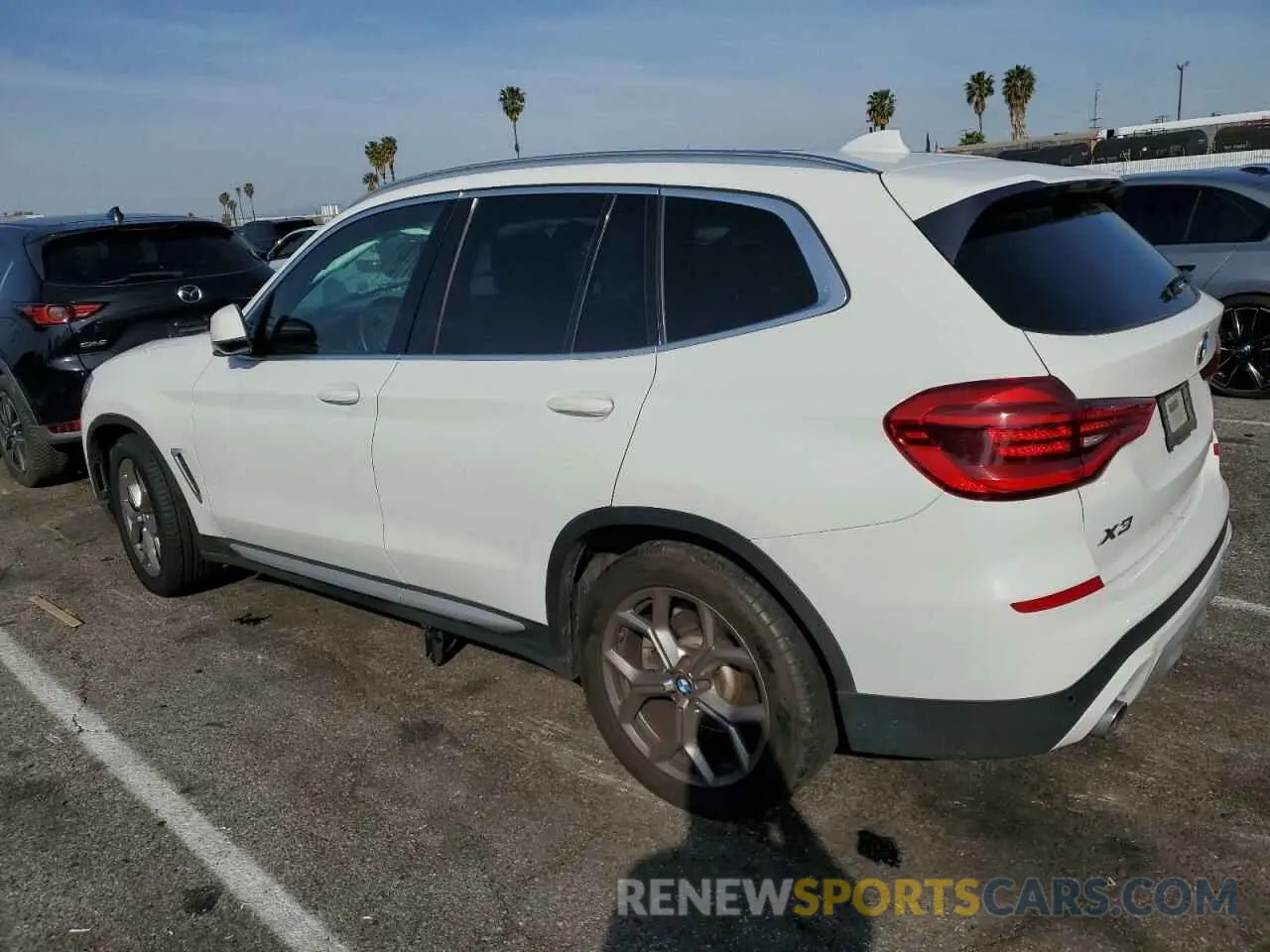 2 Photograph of a damaged car 5UXTY5C05M9F57732 BMW X3 2021