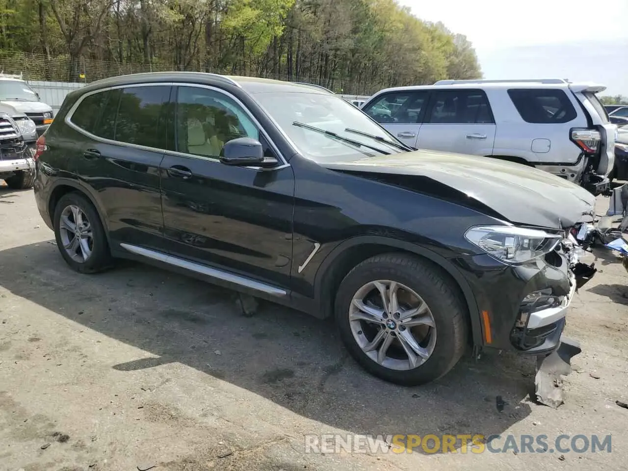 4 Photograph of a damaged car 5UXTY5C05M9H25319 BMW X3 2021