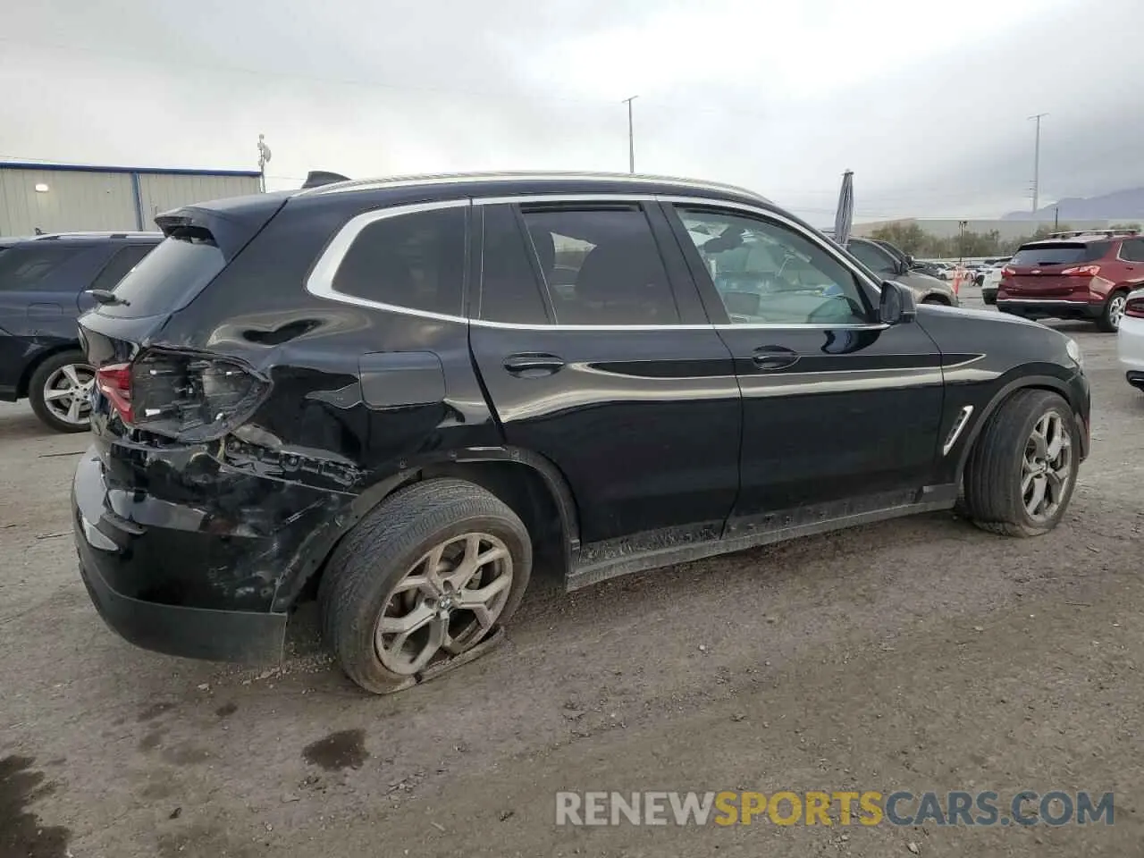 3 Photograph of a damaged car 5UXTY5C05M9H89666 BMW X3 2021