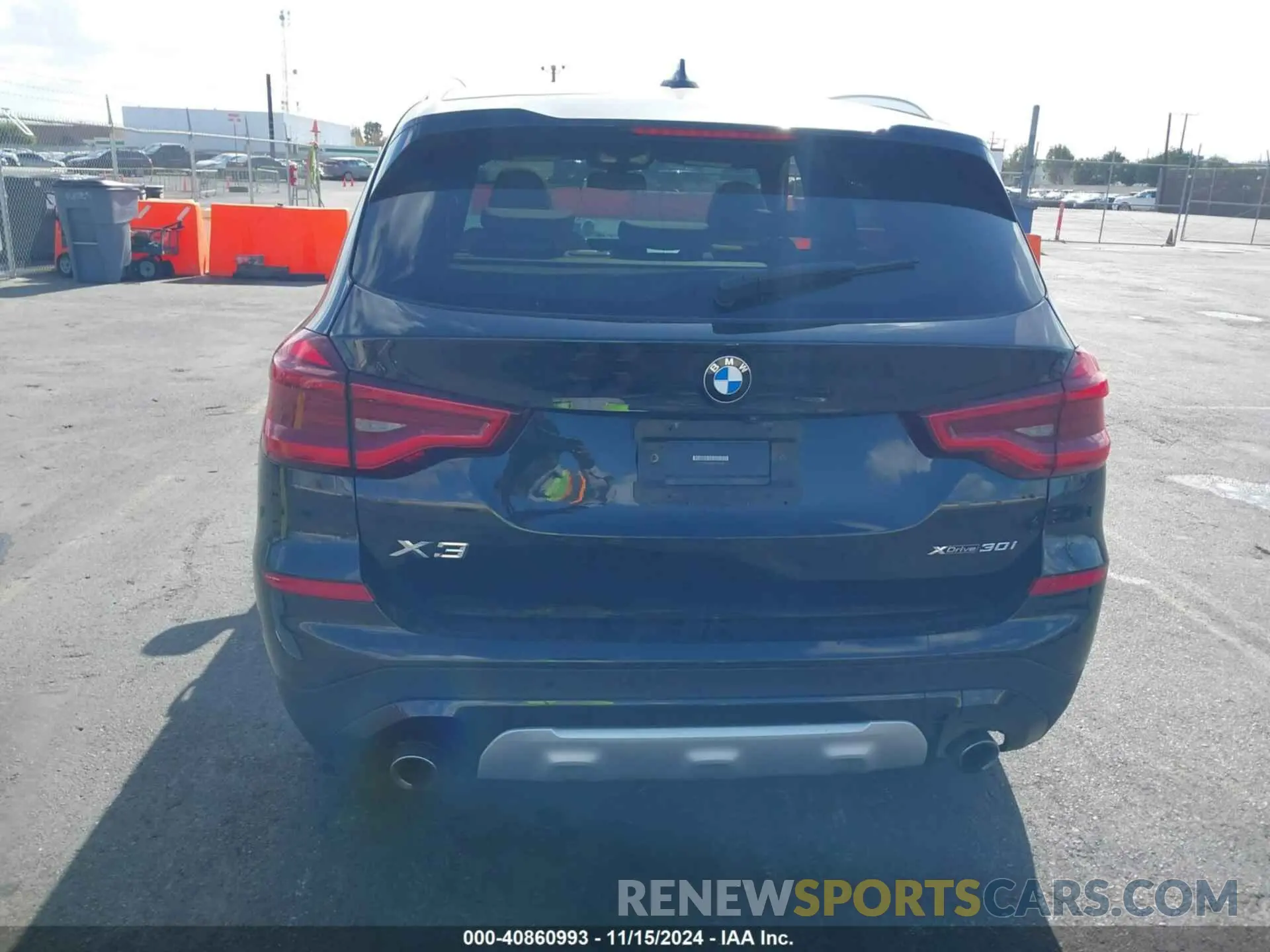 17 Photograph of a damaged car 5UXTY5C05M9H95290 BMW X3 2021
