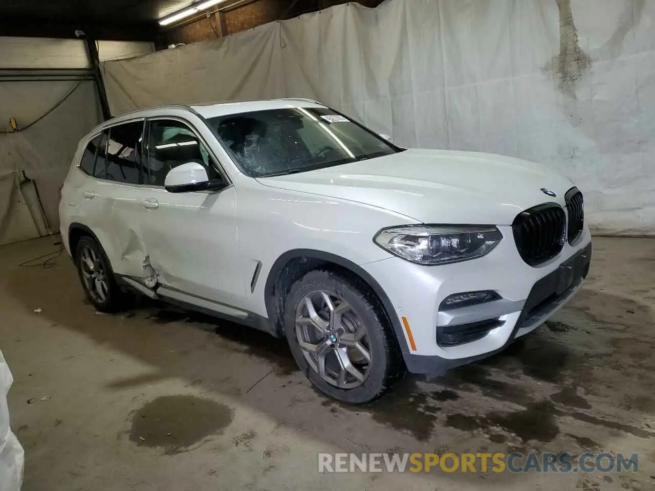 4 Photograph of a damaged car 5UXTY5C06M9E17026 BMW X3 2021