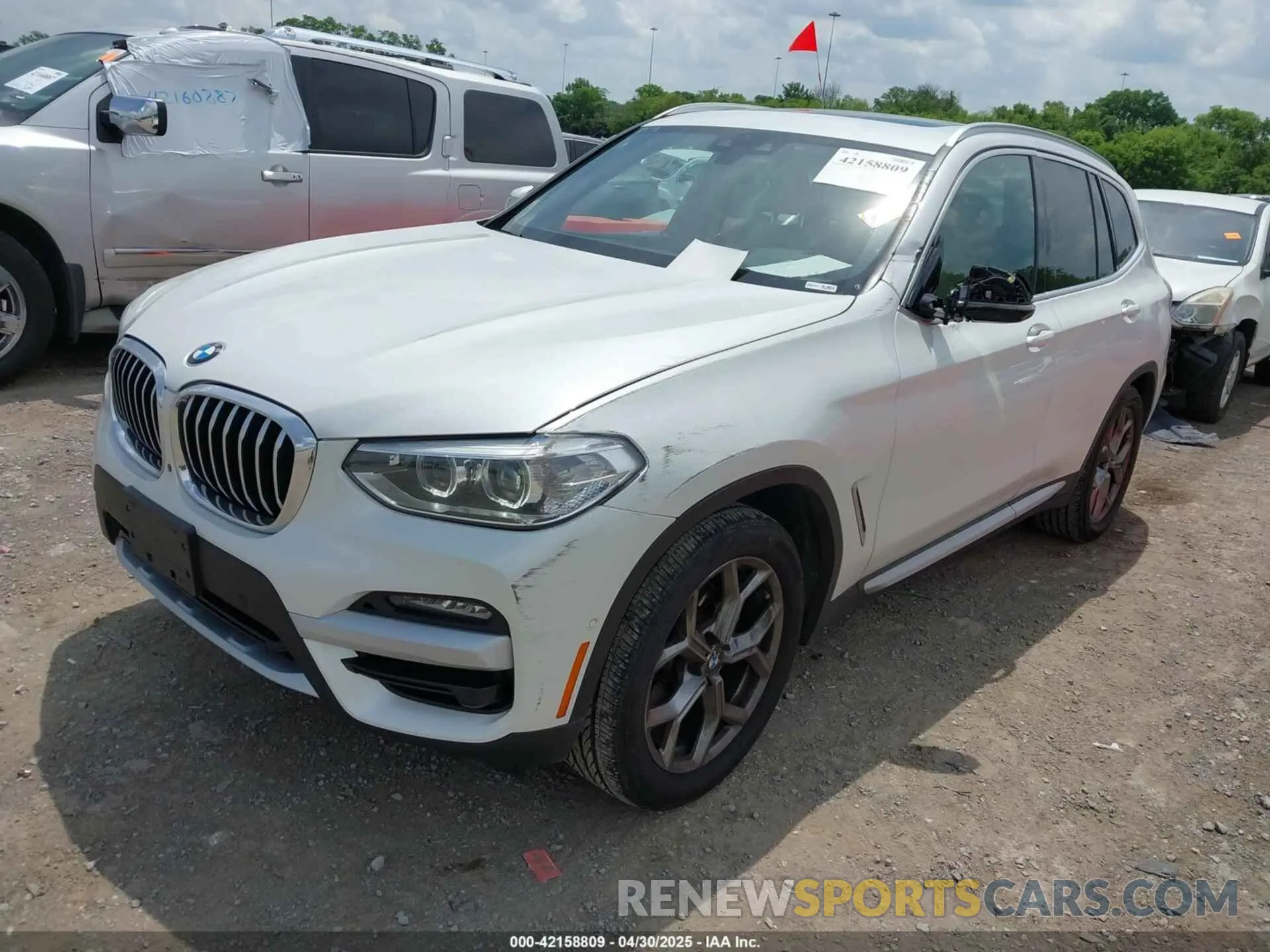 2 Photograph of a damaged car 5UXTY5C06M9E21979 BMW X3 2021