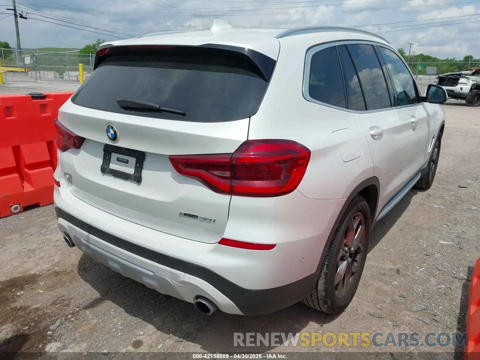 4 Photograph of a damaged car 5UXTY5C06M9E21979 BMW X3 2021