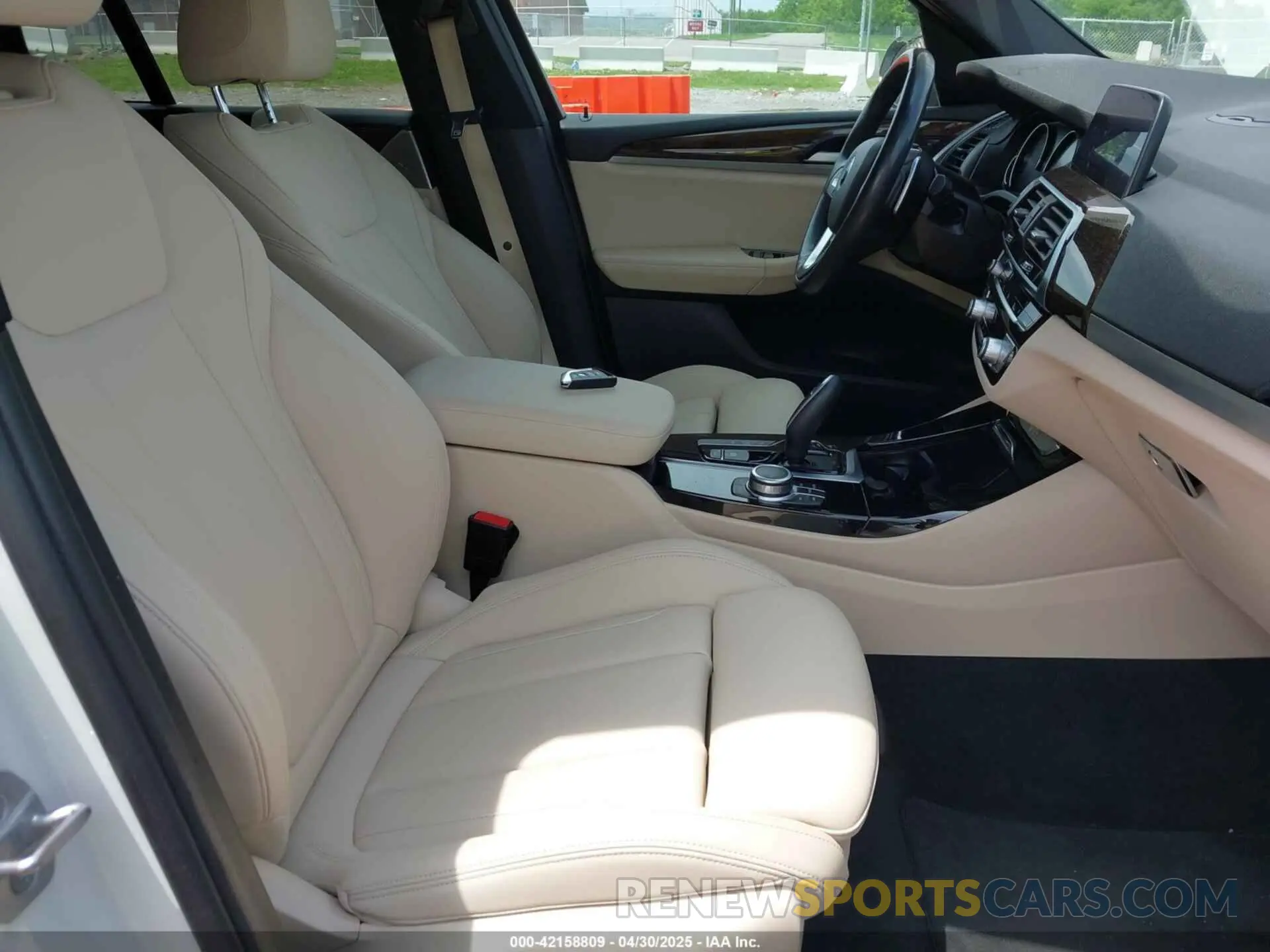 5 Photograph of a damaged car 5UXTY5C06M9E21979 BMW X3 2021