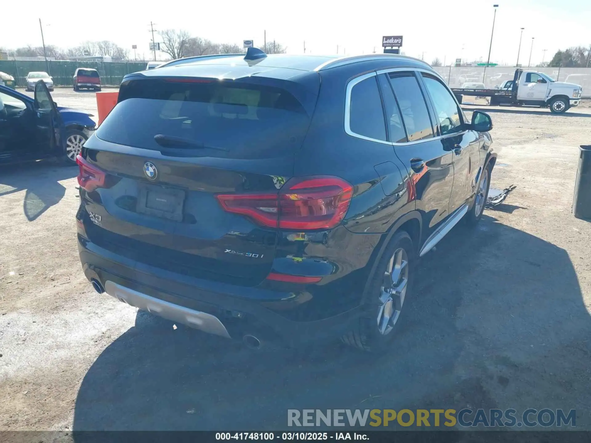 4 Photograph of a damaged car 5UXTY5C06M9E77419 BMW X3 2021