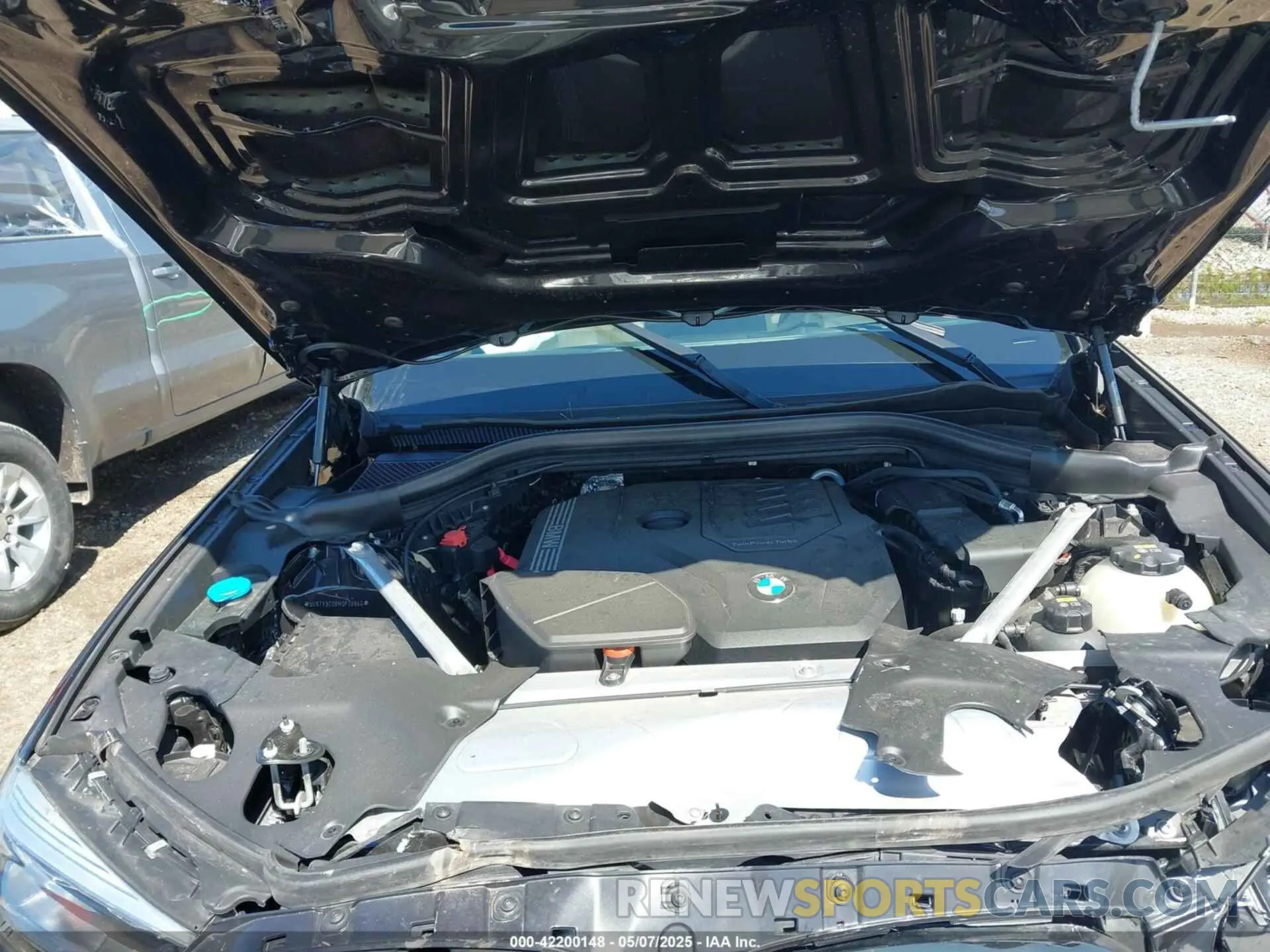 10 Photograph of a damaged car 5UXTY5C06M9F36940 BMW X3 2021