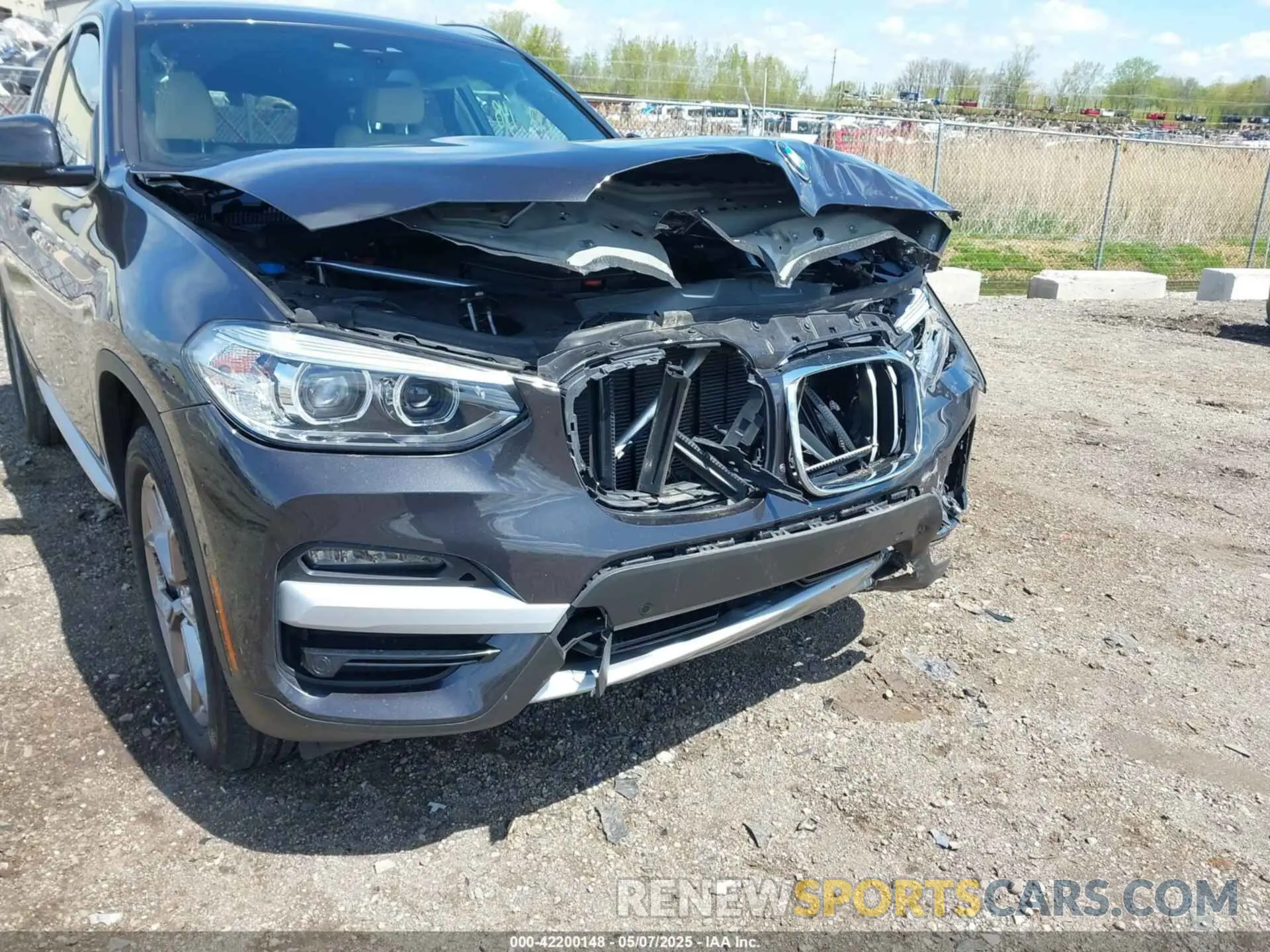 16 Photograph of a damaged car 5UXTY5C06M9F36940 BMW X3 2021