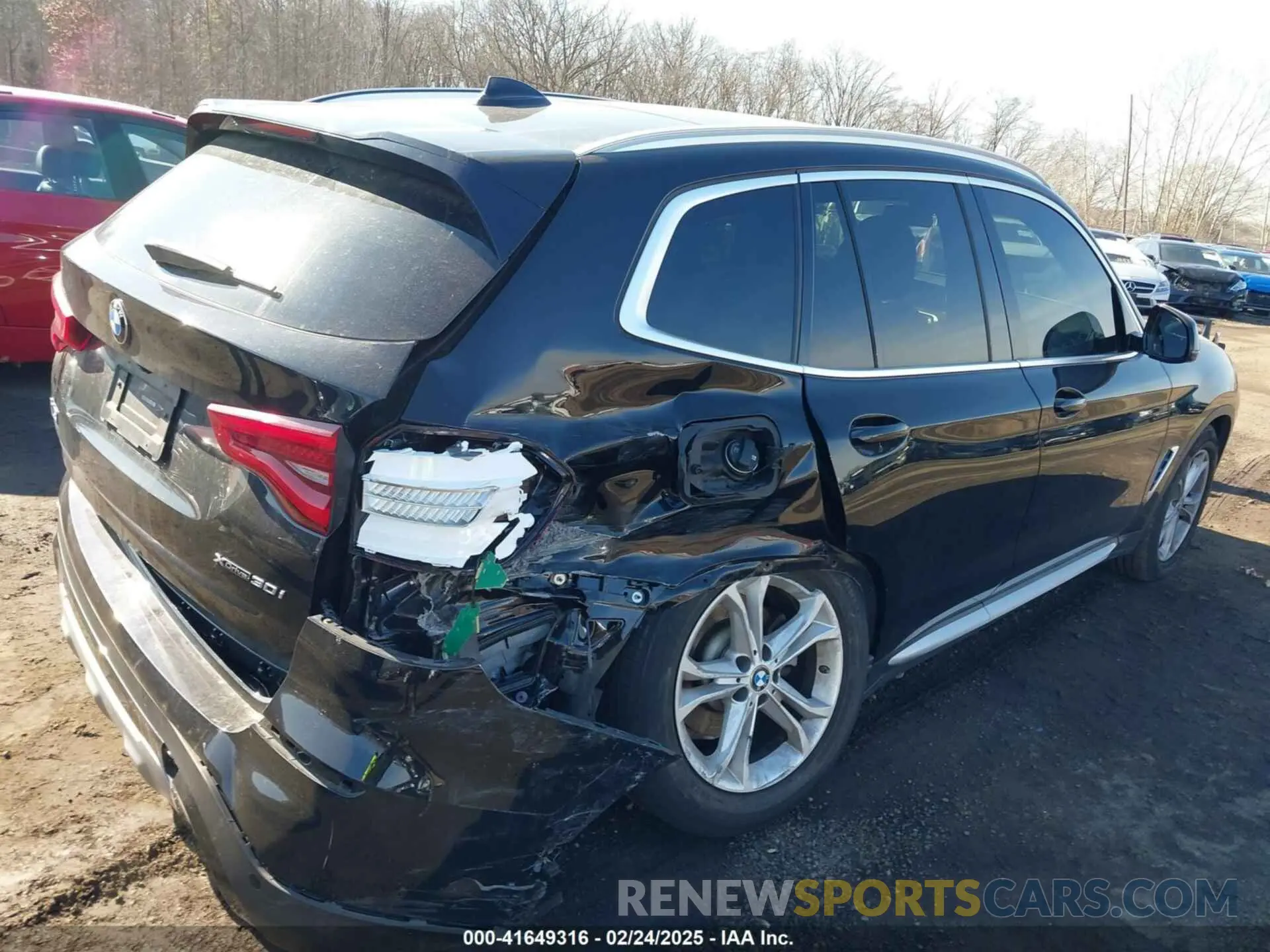 17 Photograph of a damaged car 5UXTY5C06M9H71094 BMW X3 2021