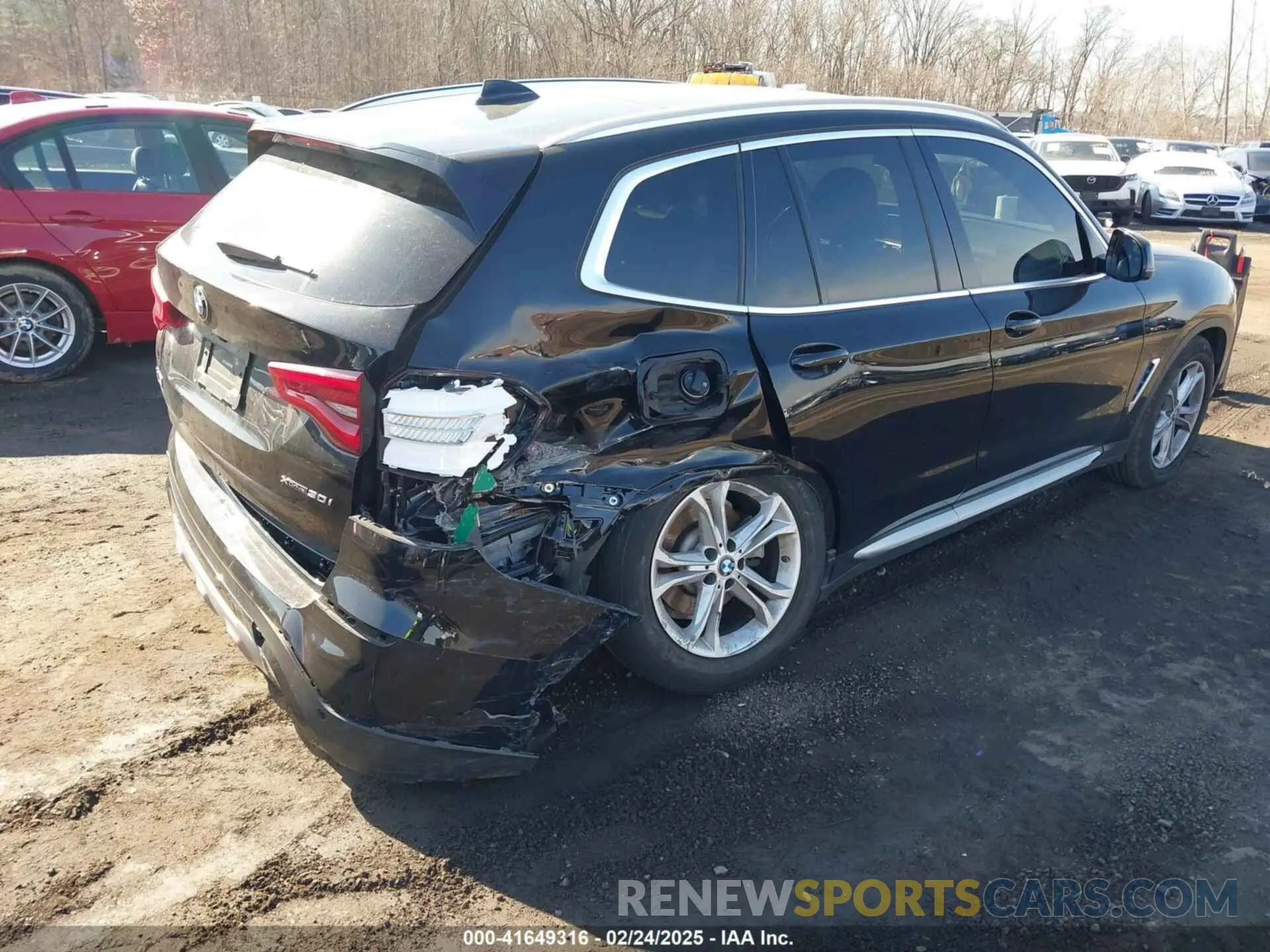 4 Photograph of a damaged car 5UXTY5C06M9H71094 BMW X3 2021