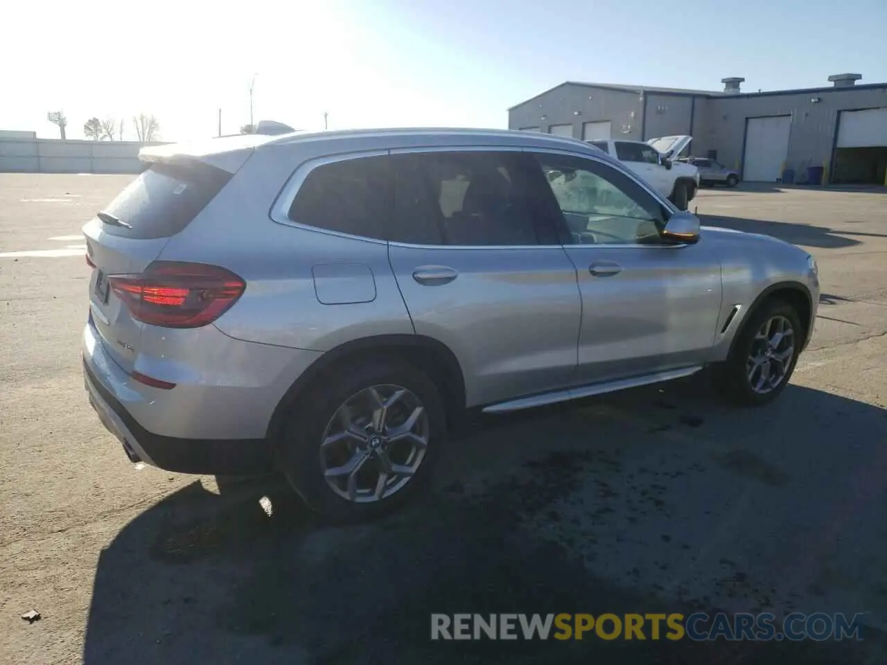 3 Photograph of a damaged car 5UXTY5C06M9H92303 BMW X3 2021