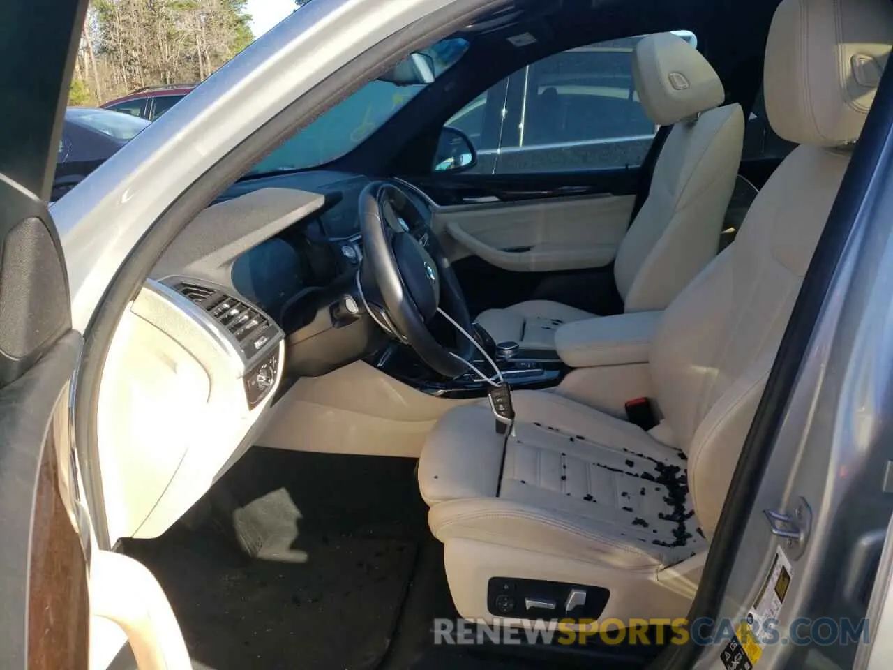 7 Photograph of a damaged car 5UXTY5C06M9H92303 BMW X3 2021