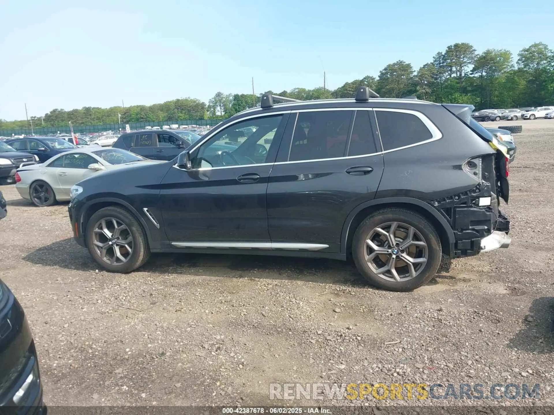 14 Photograph of a damaged car 5UXTY5C07M9E96142 BMW X3 2021