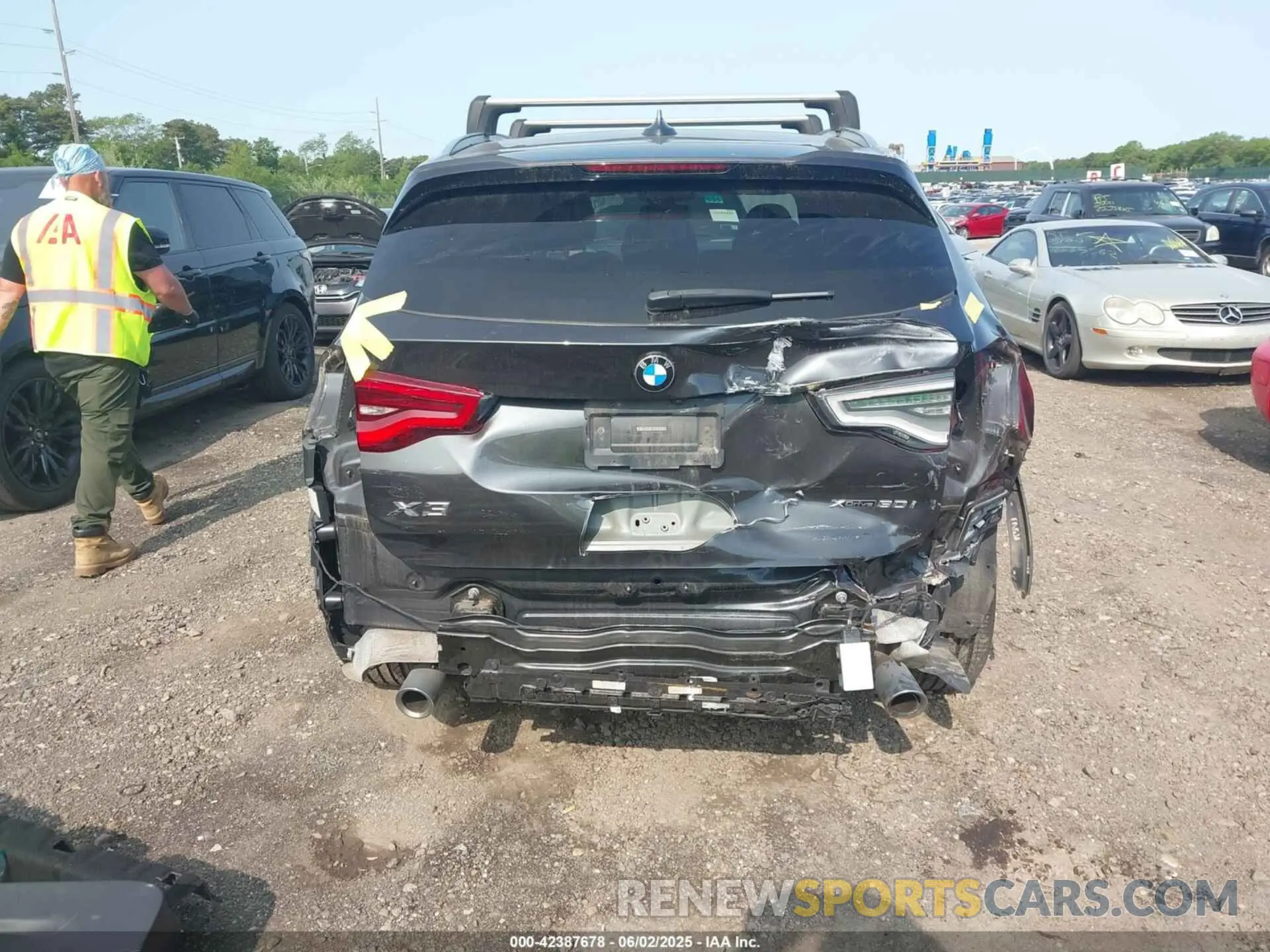 16 Photograph of a damaged car 5UXTY5C07M9E96142 BMW X3 2021