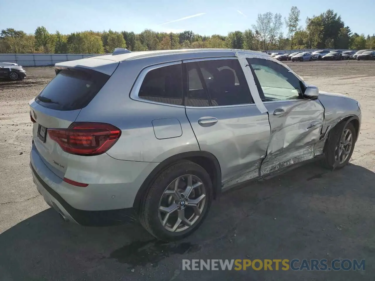 3 Photograph of a damaged car 5UXTY5C07M9G53748 BMW X3 2021
