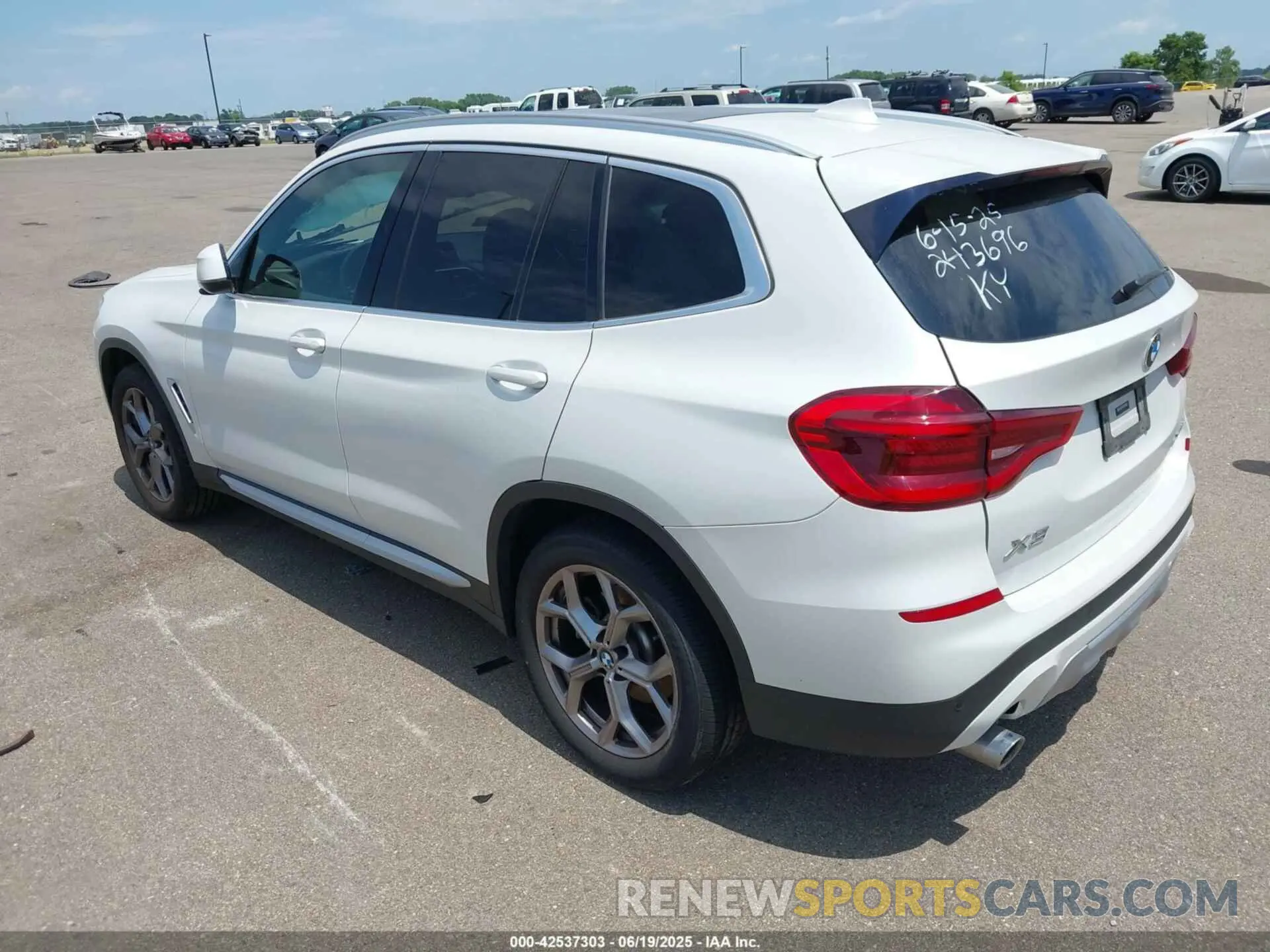 3 Photograph of a damaged car 5UXTY5C07M9H73162 BMW X3 2021