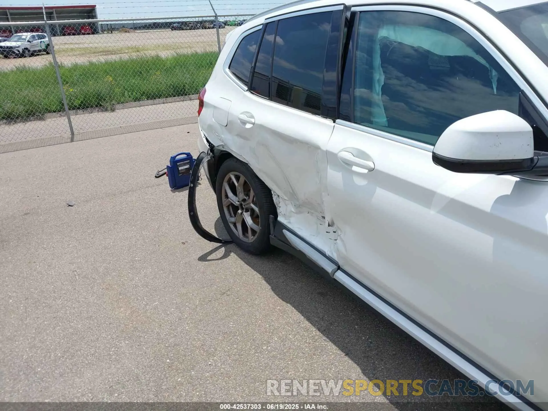 6 Photograph of a damaged car 5UXTY5C07M9H73162 BMW X3 2021