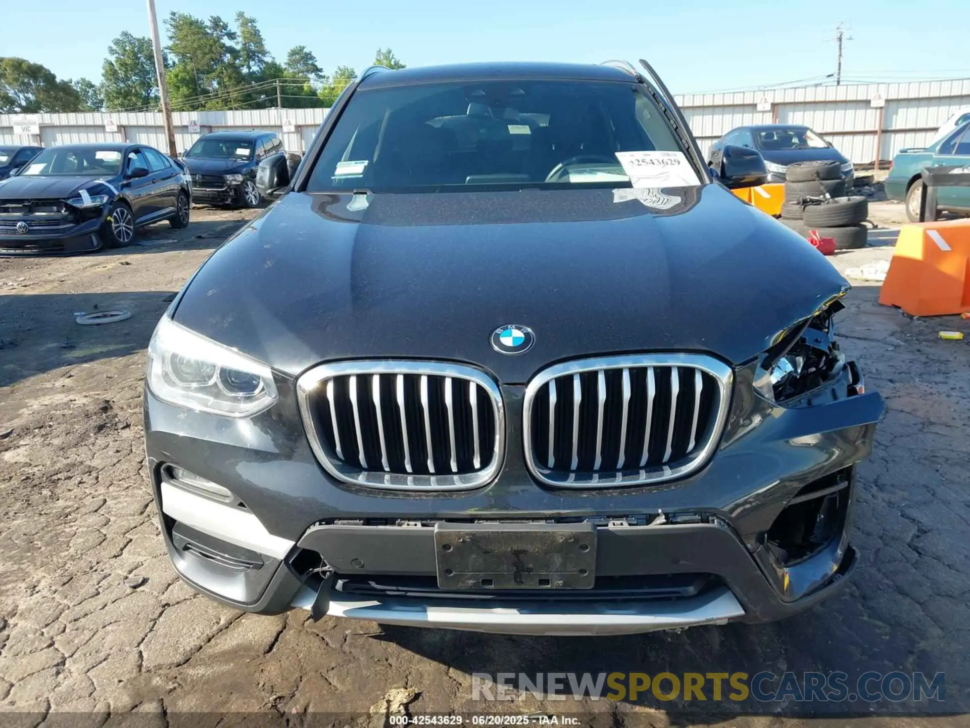 11 Photograph of a damaged car 5UXTY5C08M9E22406 BMW X3 2021