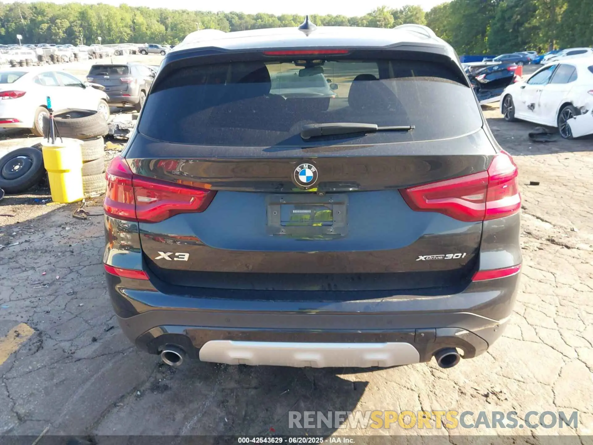 15 Photograph of a damaged car 5UXTY5C08M9E22406 BMW X3 2021