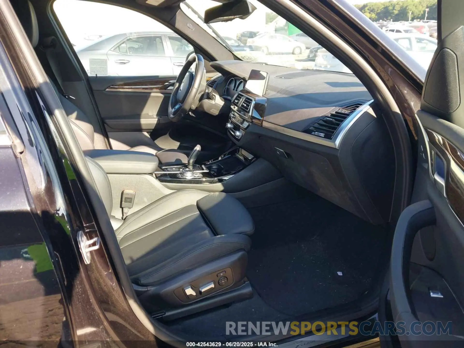 5 Photograph of a damaged car 5UXTY5C08M9E22406 BMW X3 2021
