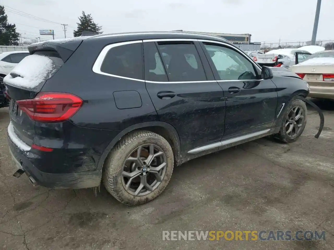 3 Photograph of a damaged car 5UXTY5C08M9E69094 BMW X3 2021