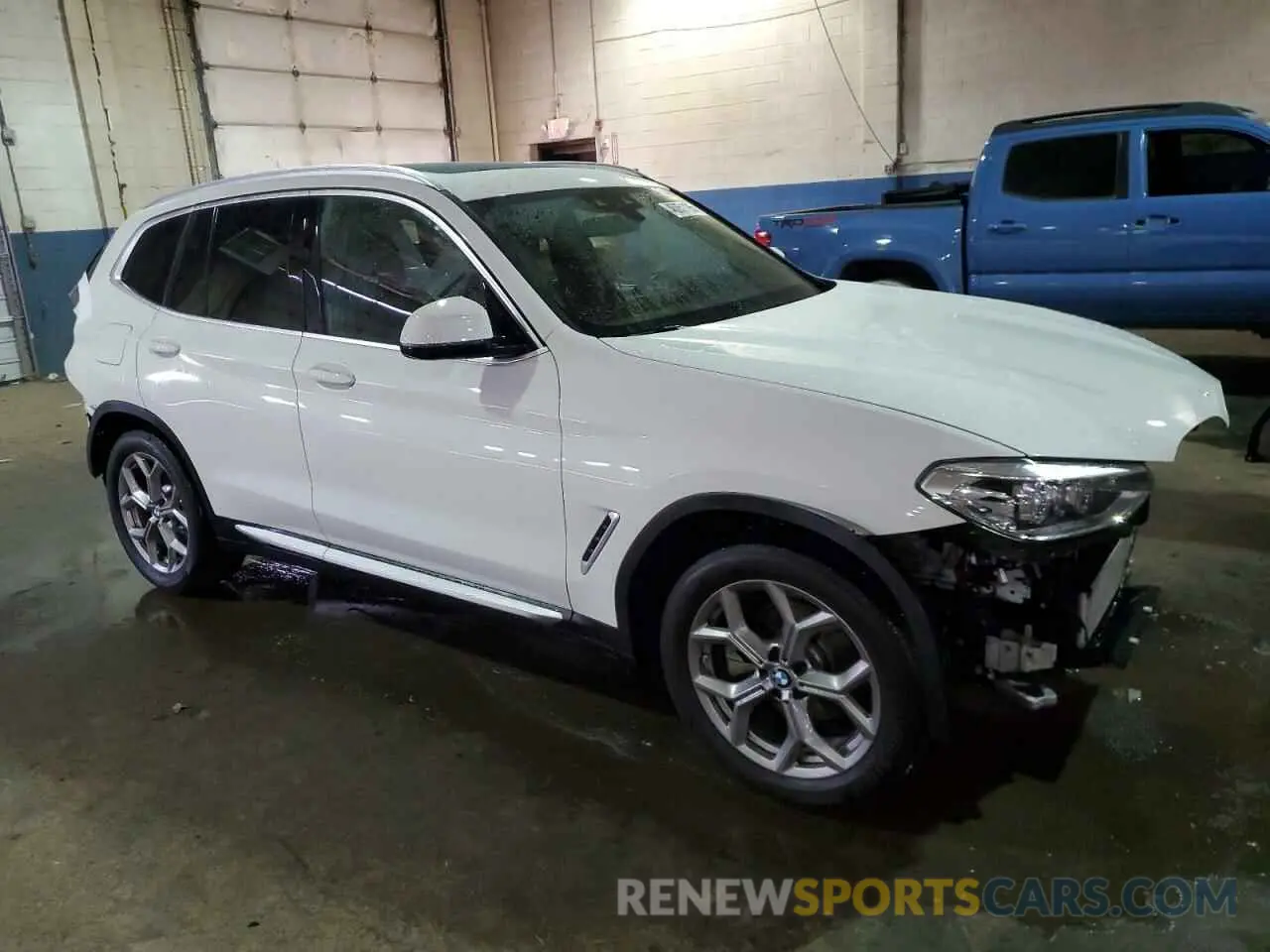 4 Photograph of a damaged car 5UXTY5C08M9G09905 BMW X3 2021