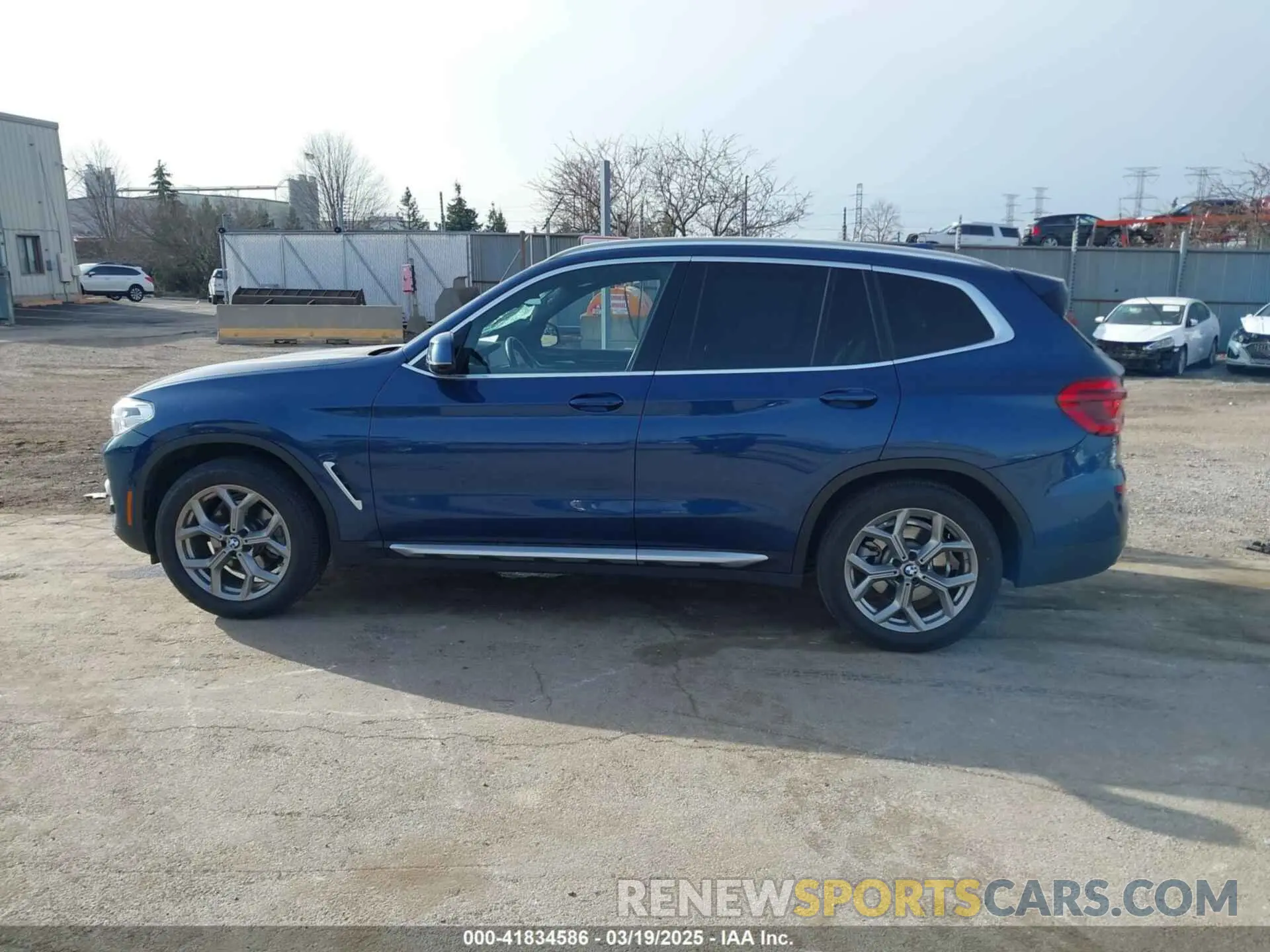 14 Photograph of a damaged car 5UXTY5C08M9G21116 BMW X3 2021