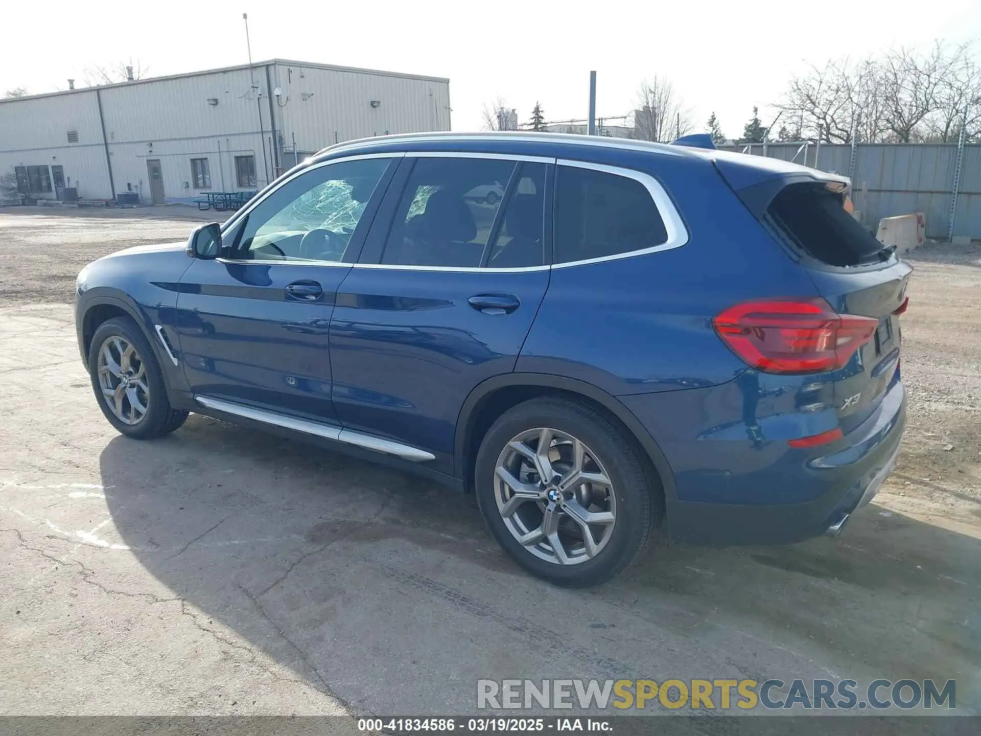 3 Photograph of a damaged car 5UXTY5C08M9G21116 BMW X3 2021