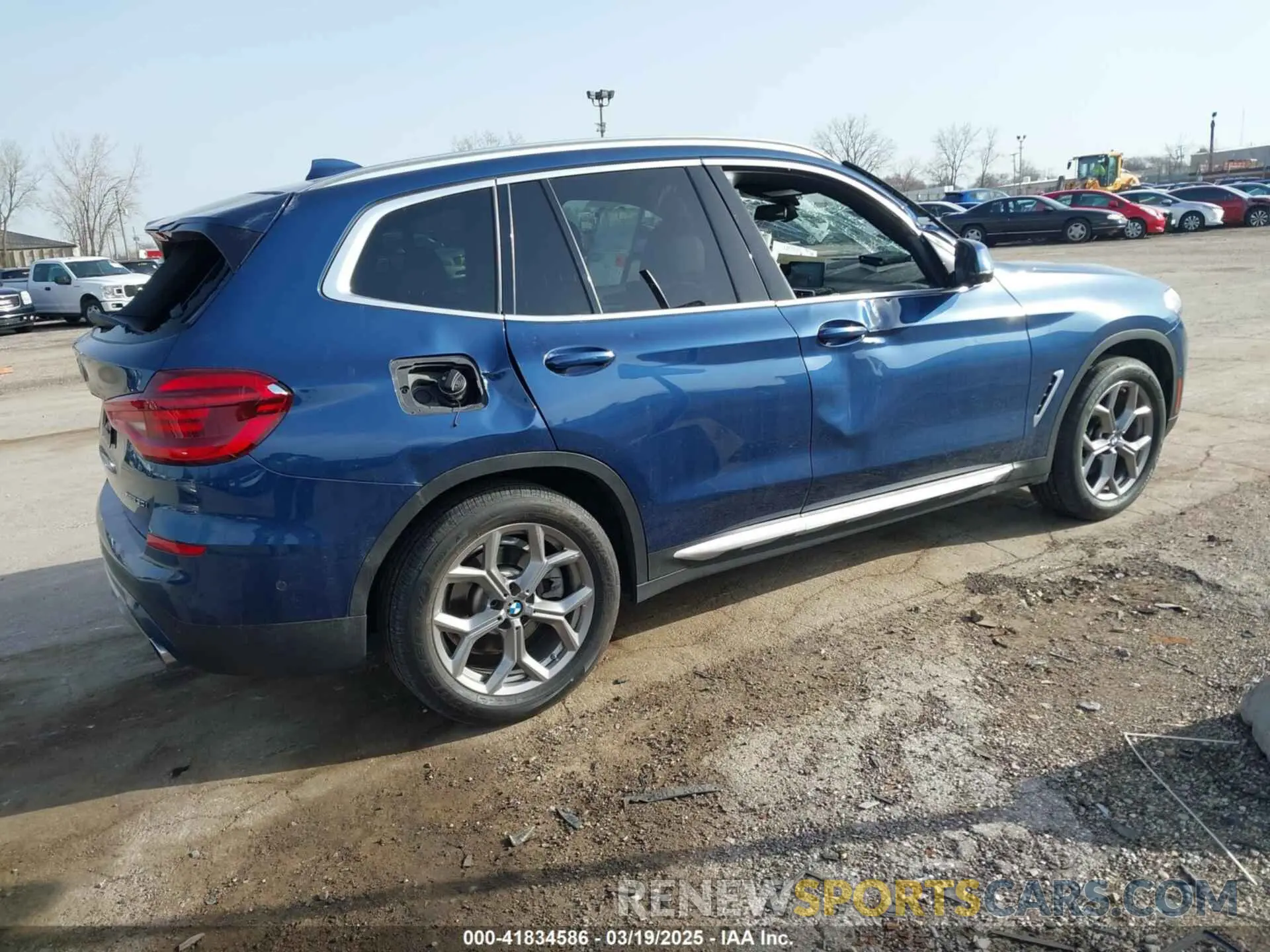 4 Photograph of a damaged car 5UXTY5C08M9G21116 BMW X3 2021