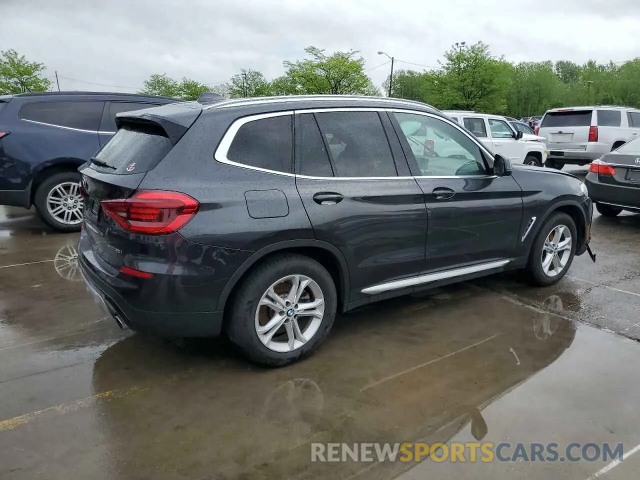 3 Photograph of a damaged car 5UXTY5C08M9G40975 BMW X3 2021