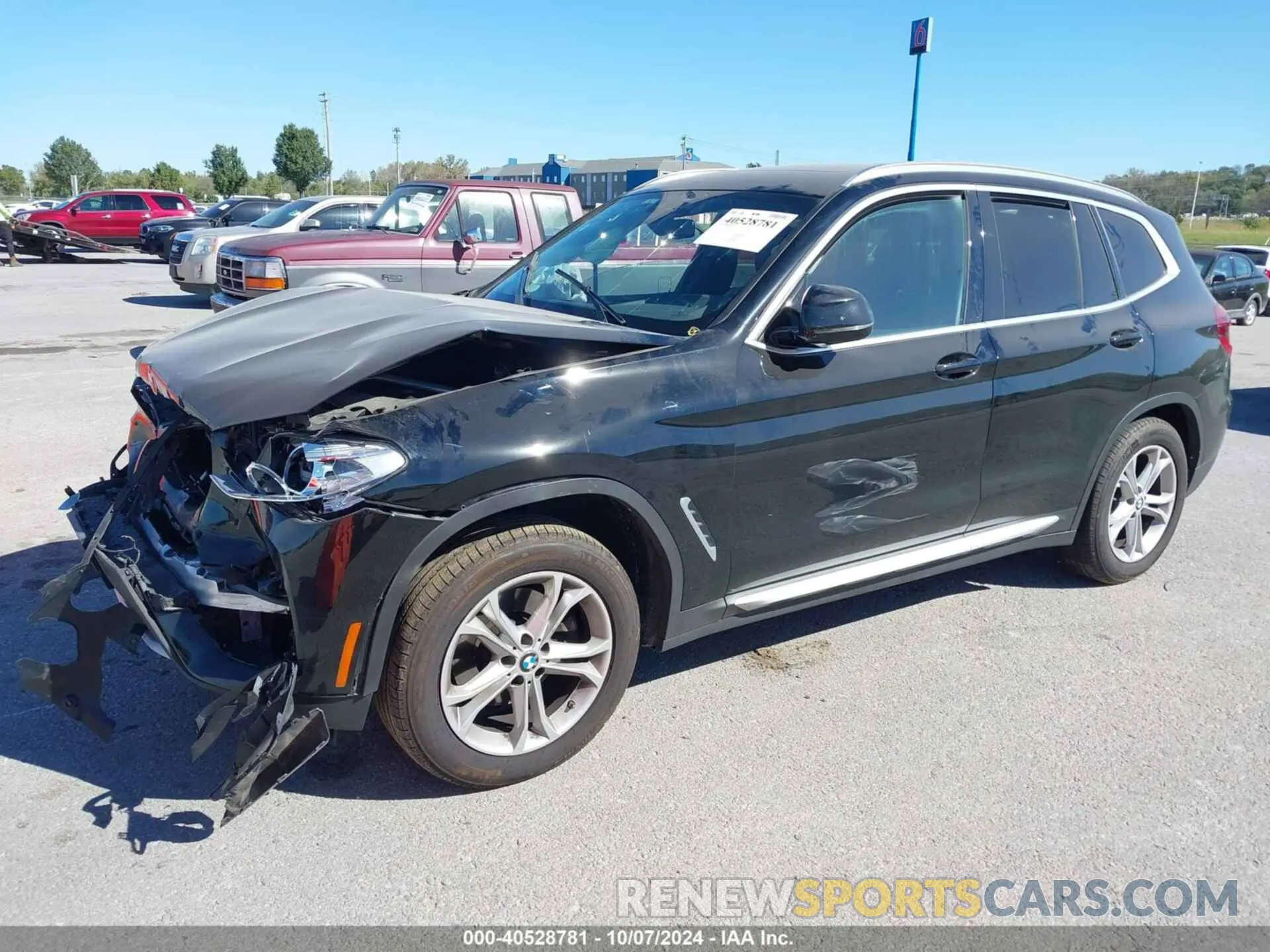 2 Photograph of a damaged car 5UXTY5C09M9E17022 BMW X3 2021