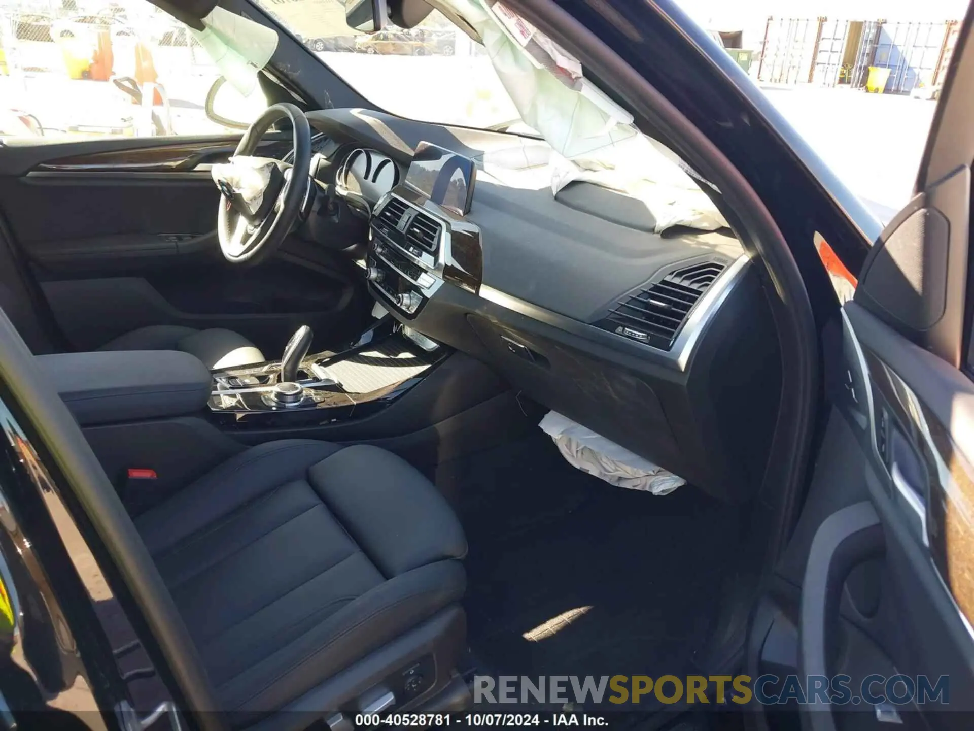 5 Photograph of a damaged car 5UXTY5C09M9E17022 BMW X3 2021