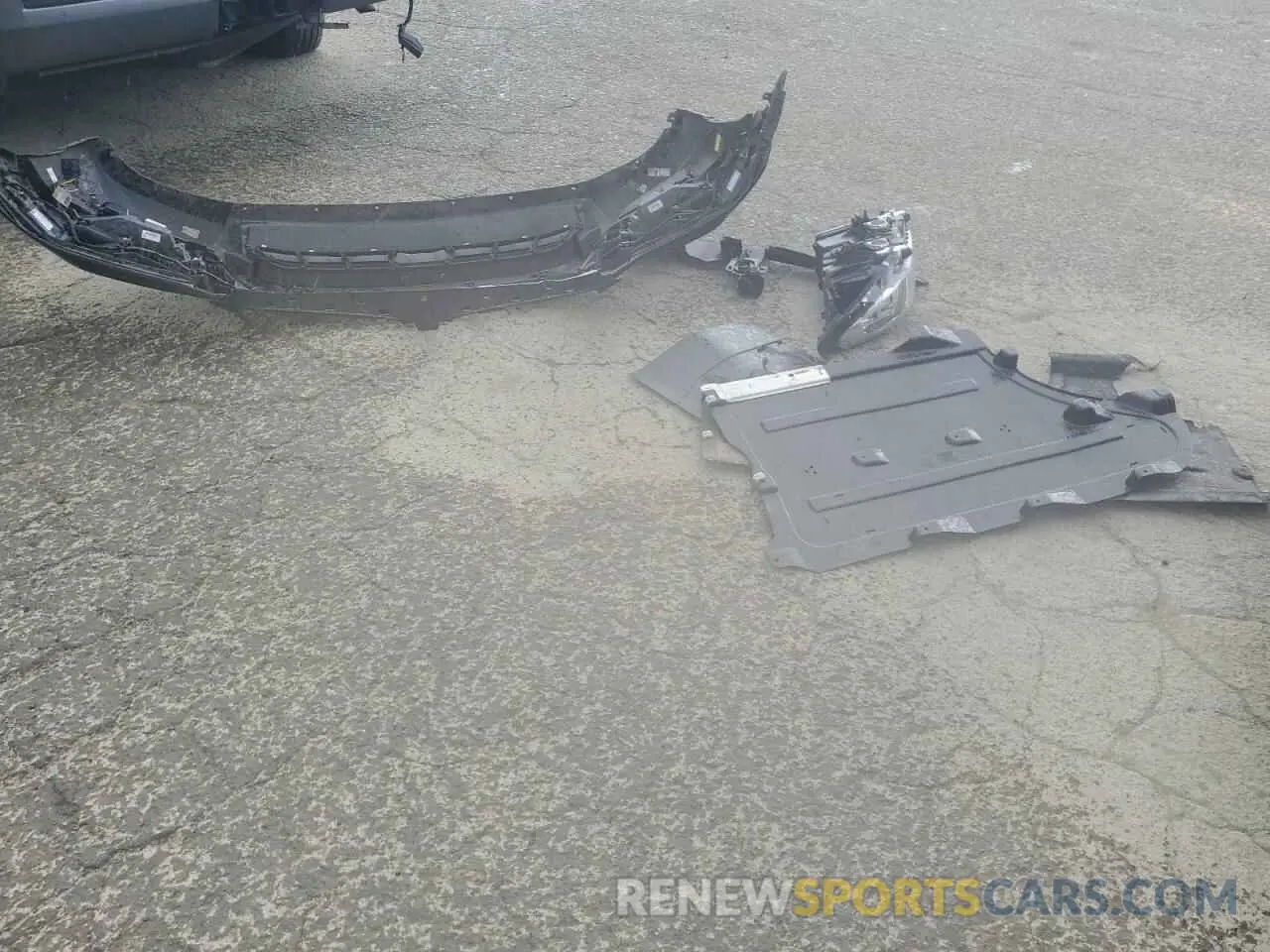 13 Photograph of a damaged car 5UXTY5C09M9E29882 BMW X3 2021