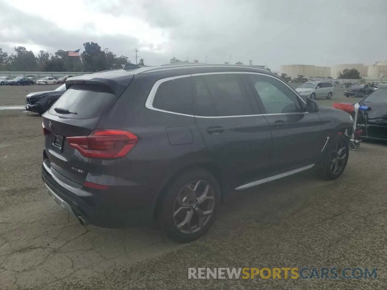 3 Photograph of a damaged car 5UXTY5C09M9E29882 BMW X3 2021