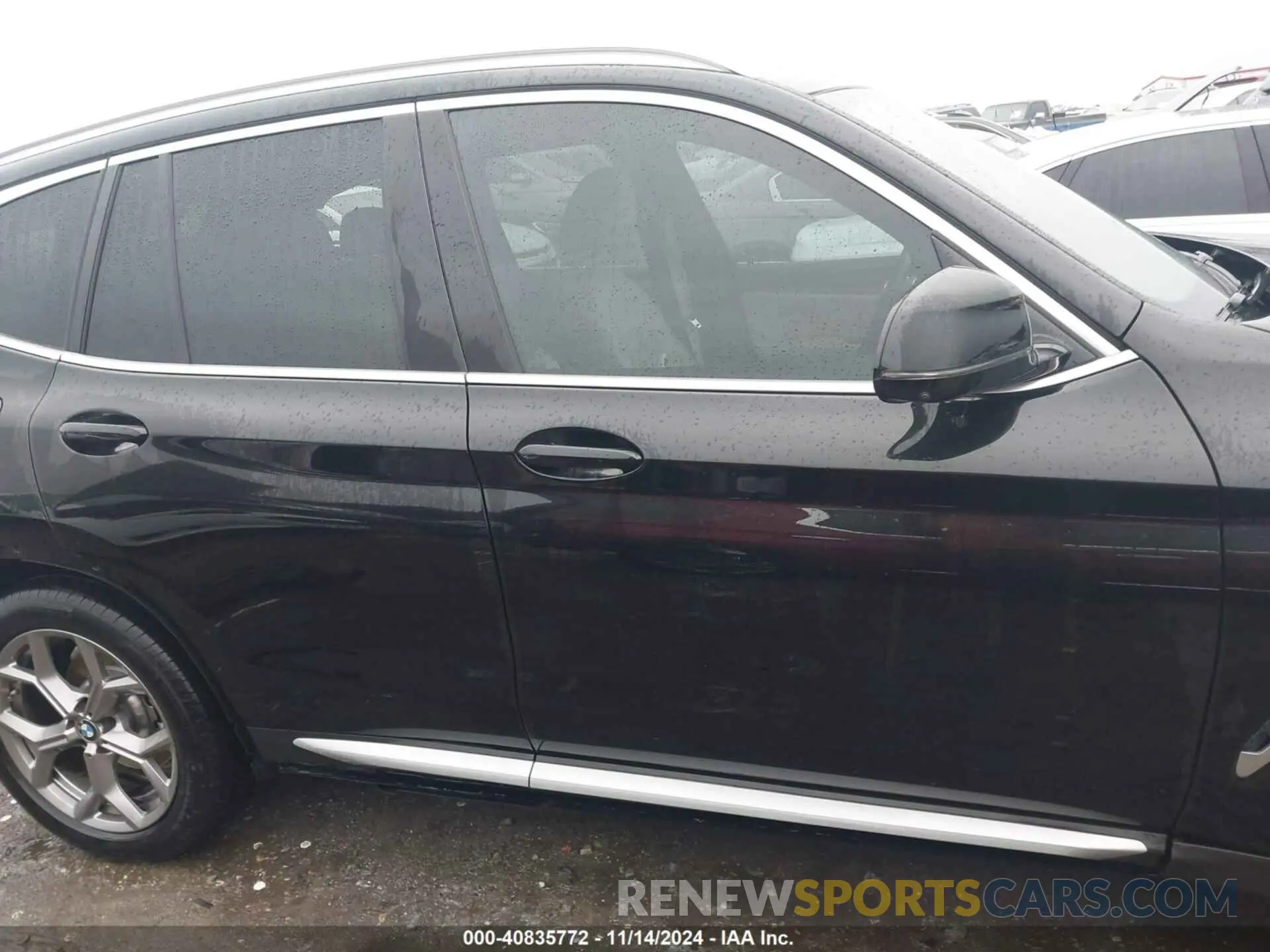 14 Photograph of a damaged car 5UXTY5C09M9F25818 BMW X3 2021