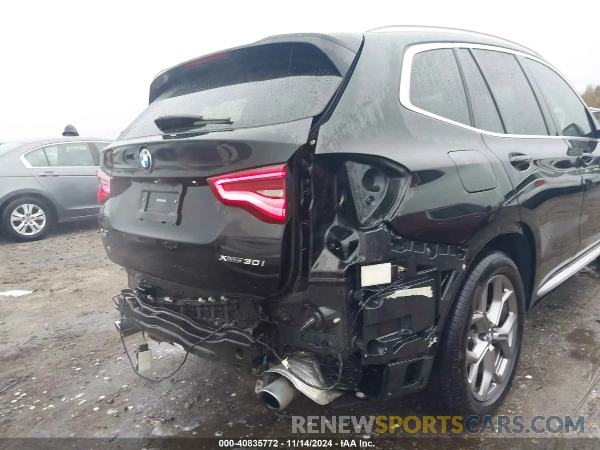 18 Photograph of a damaged car 5UXTY5C09M9F25818 BMW X3 2021