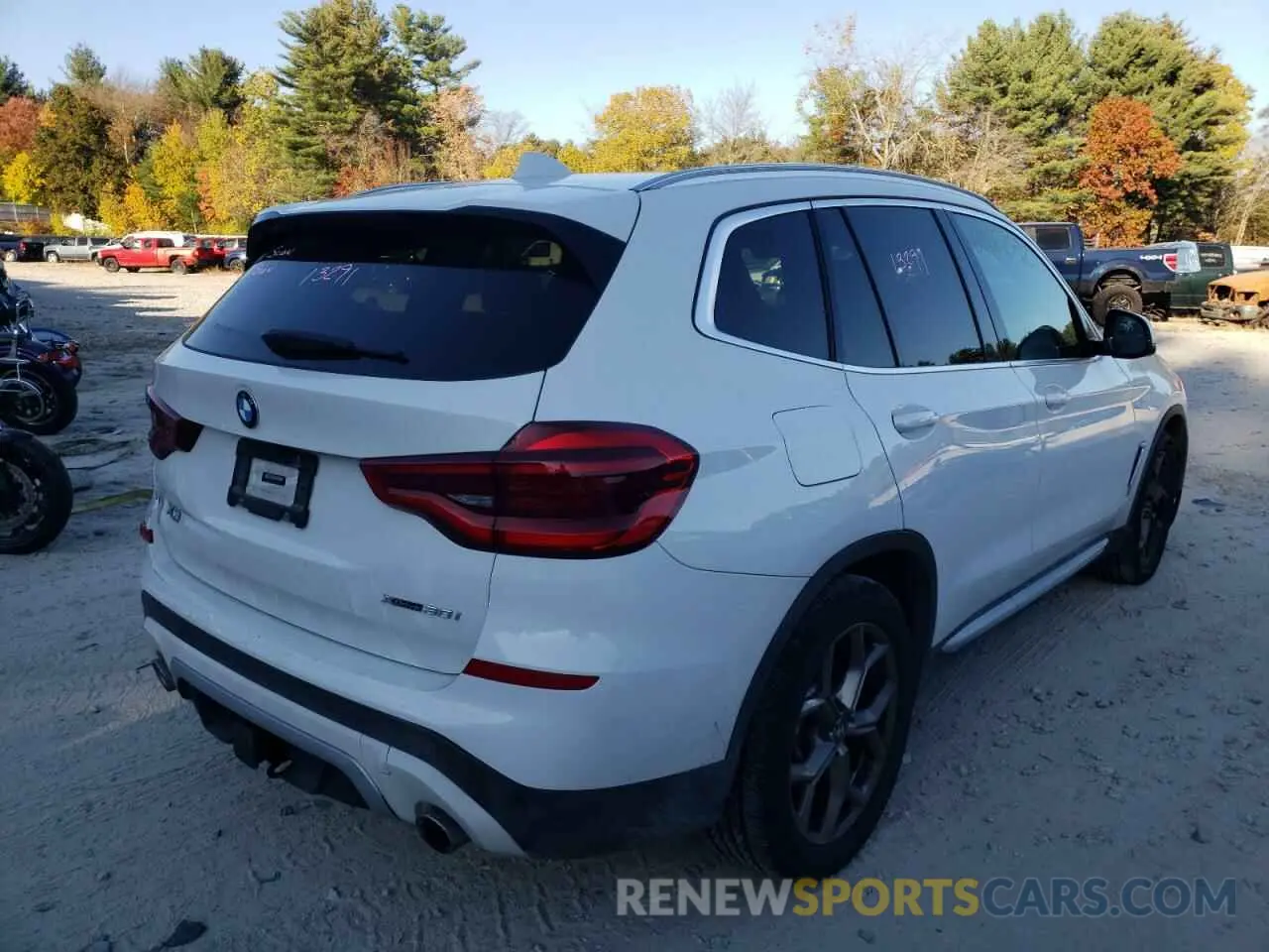 4 Photograph of a damaged car 5UXTY5C09M9G61687 BMW X3 2021