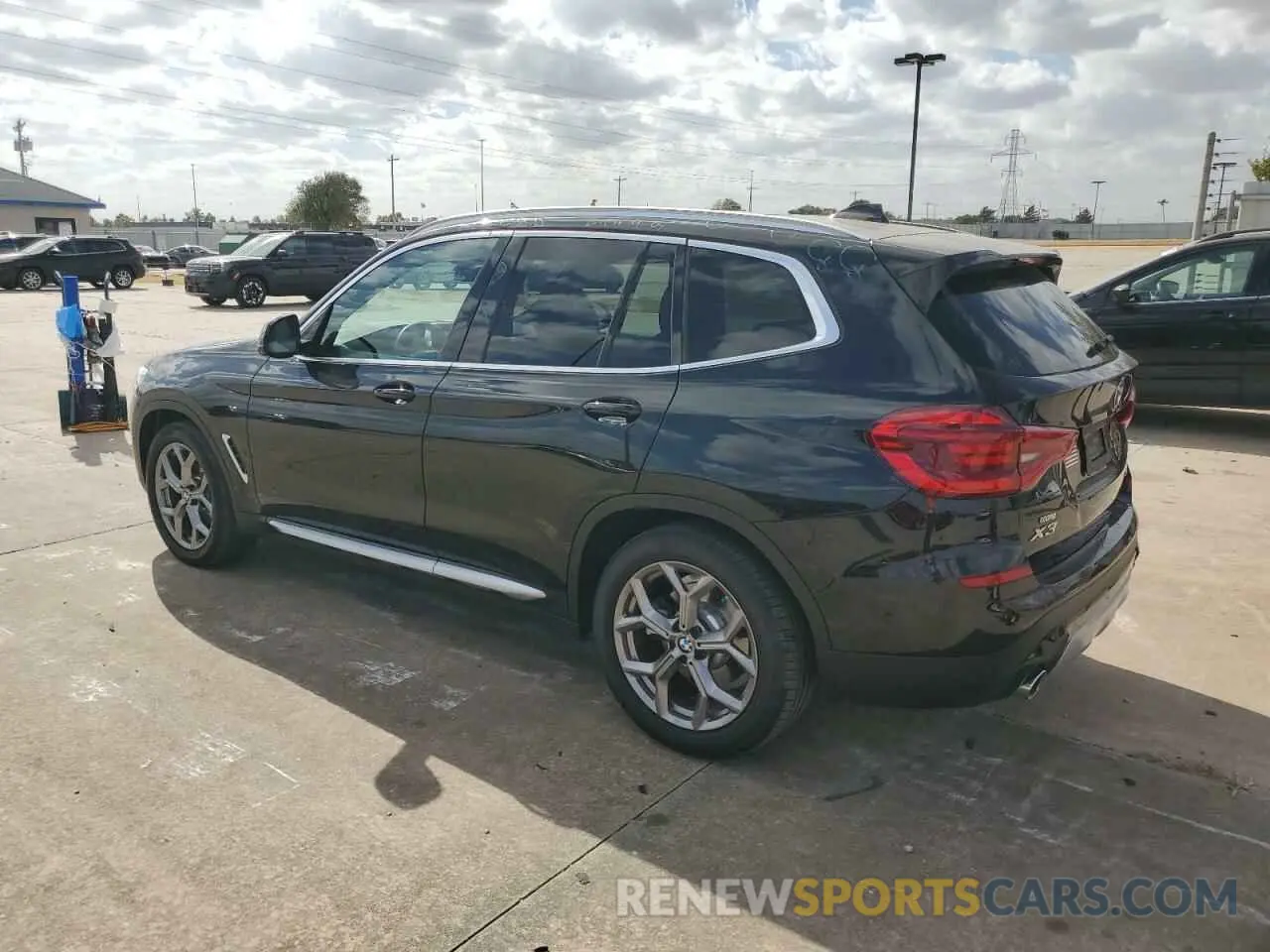 2 Photograph of a damaged car 5UXTY5C09M9G98366 BMW X3 2021