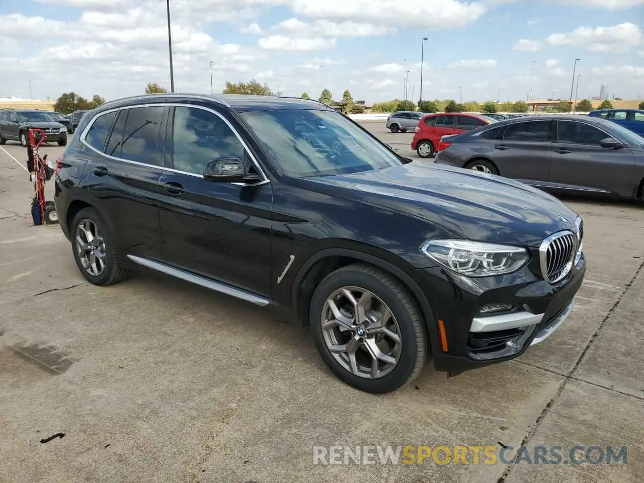 4 Photograph of a damaged car 5UXTY5C09M9G98366 BMW X3 2021