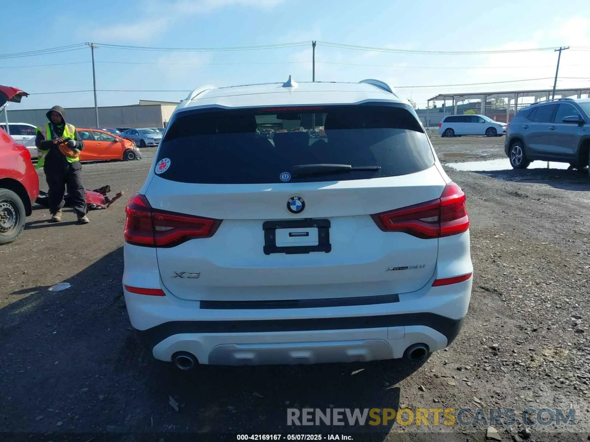 16 Photograph of a damaged car 5UXTY5C0XM9D71507 BMW X3 2021