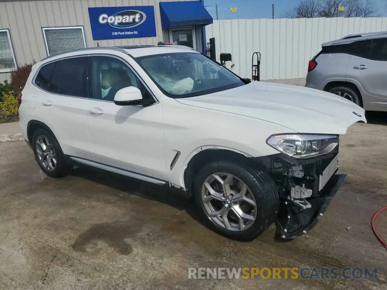 4 Photograph of a damaged car 5UXTY5C0XM9E14243 BMW X3 2021
